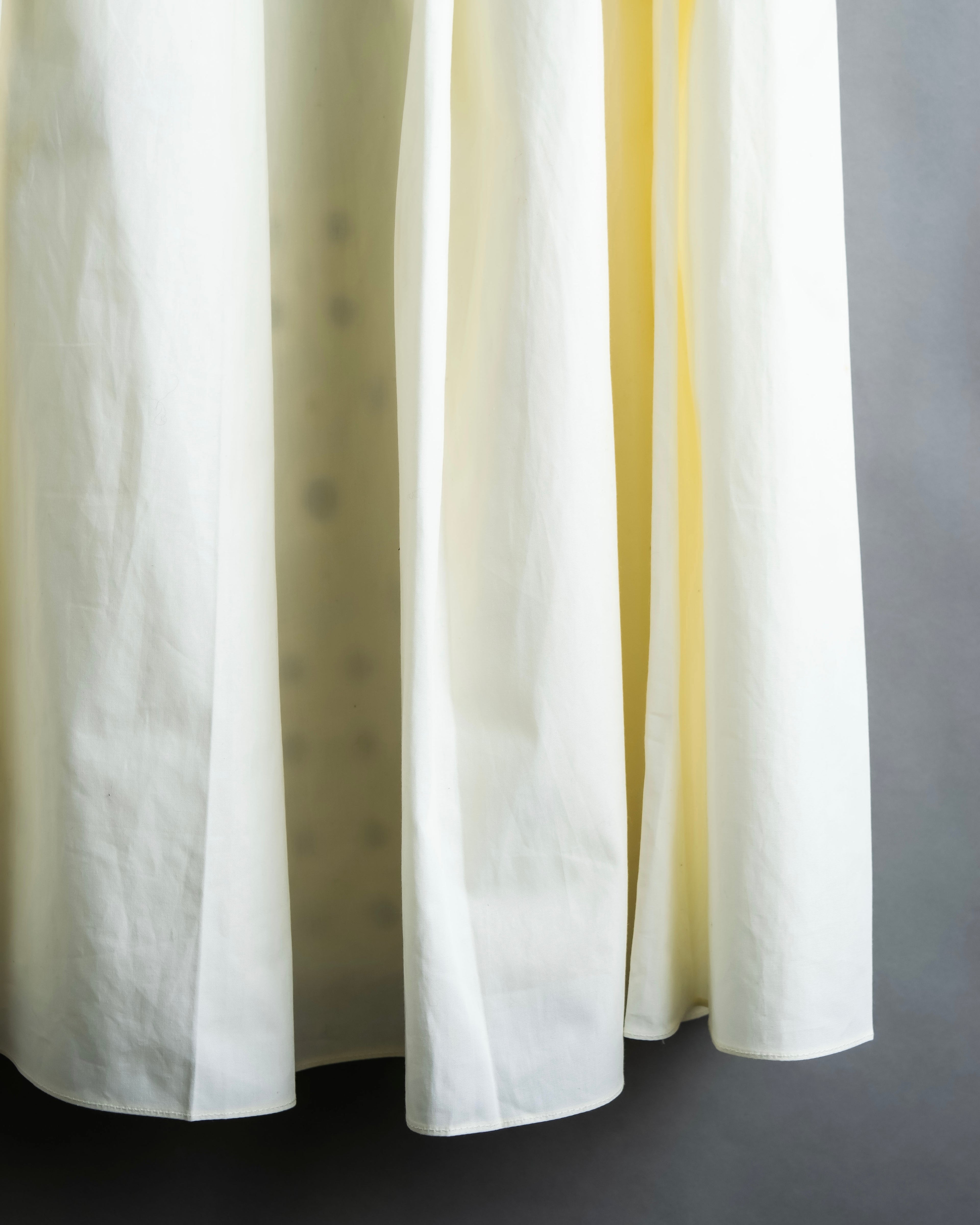 "FENDI" hole pattern and tack designed skirt