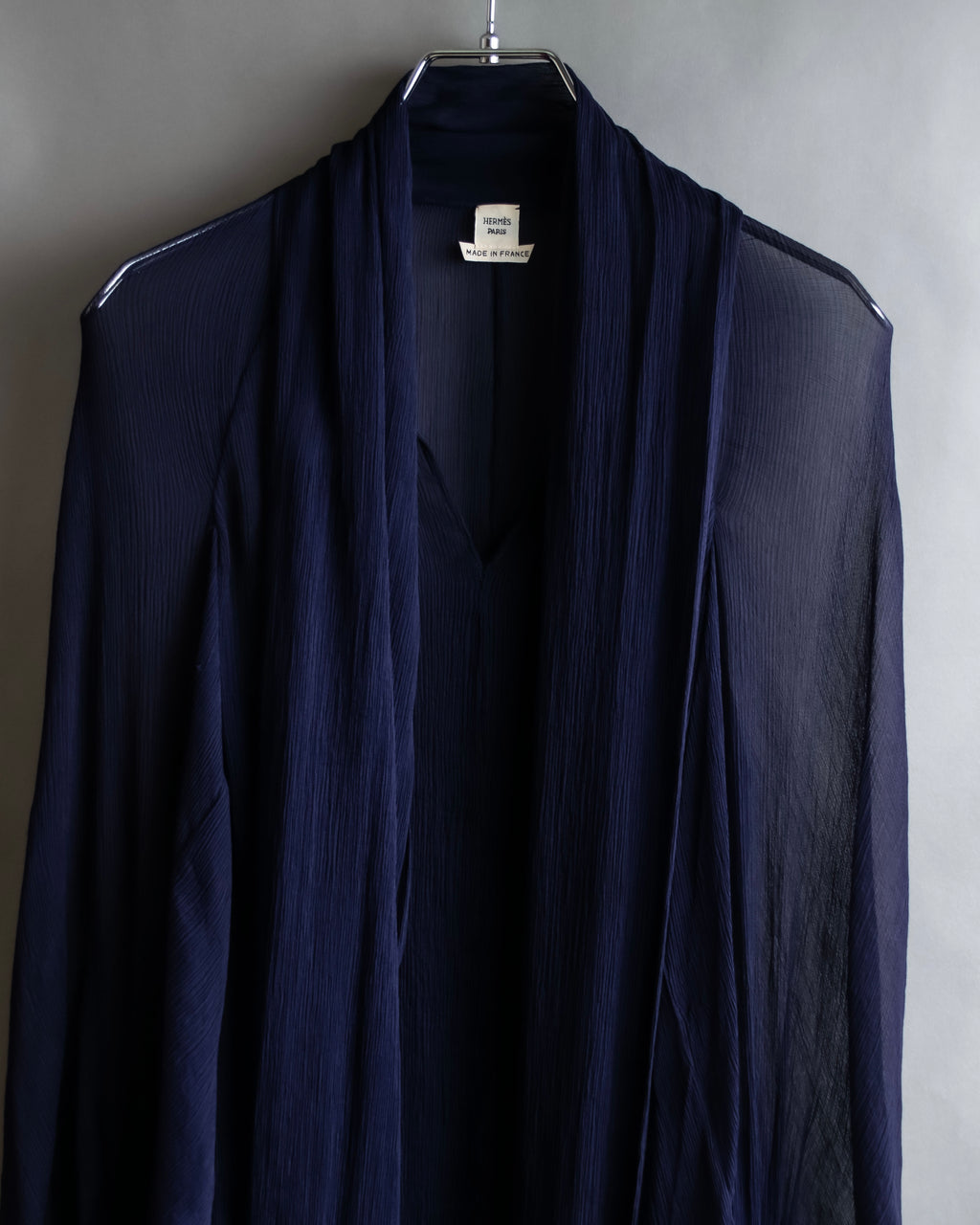 "HERMES" Bowtie detail balloon sleeve sheer pullover