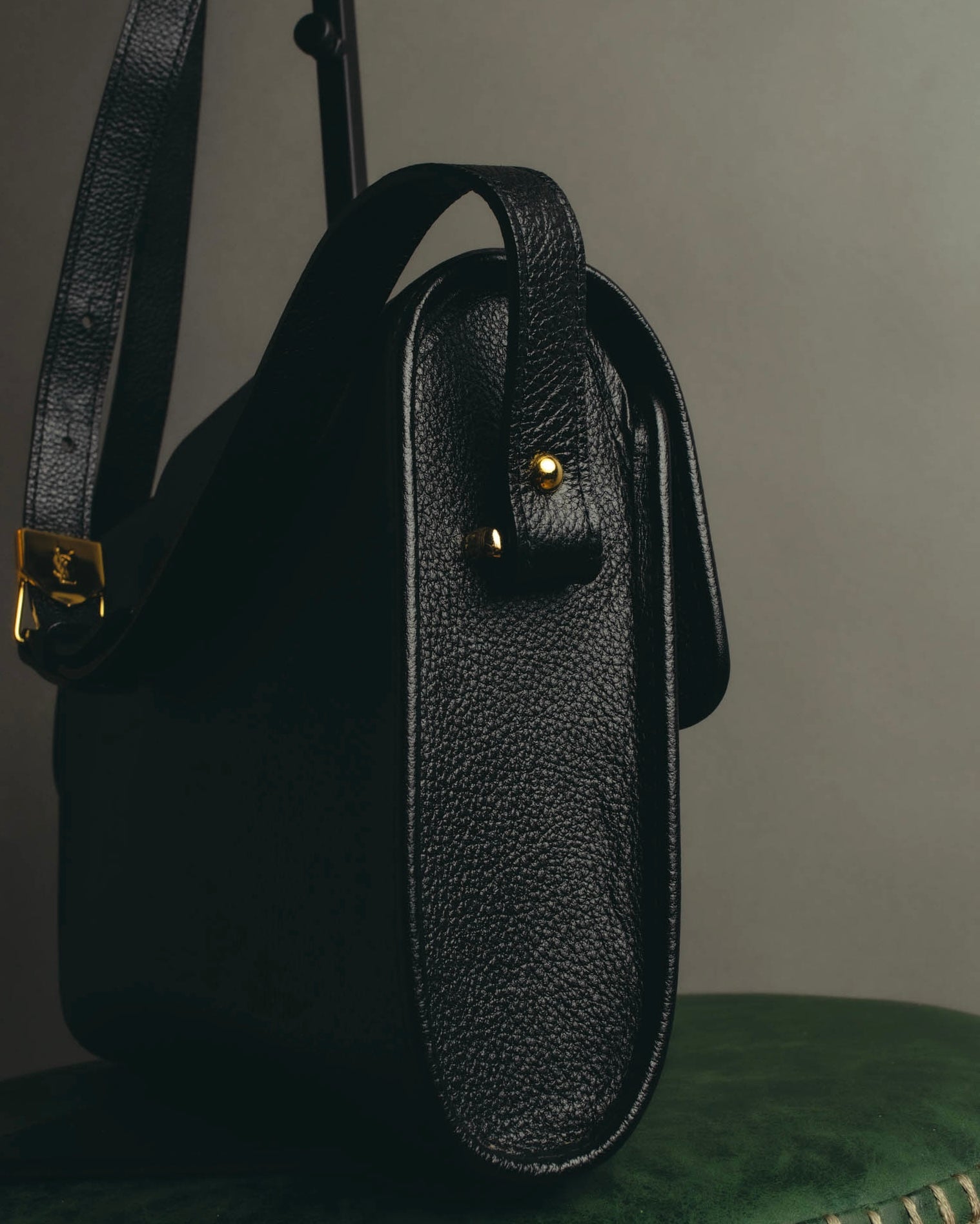 “Yves Saint Laurent” 90’s-00’s Cassandra logo one shoulder leather bag