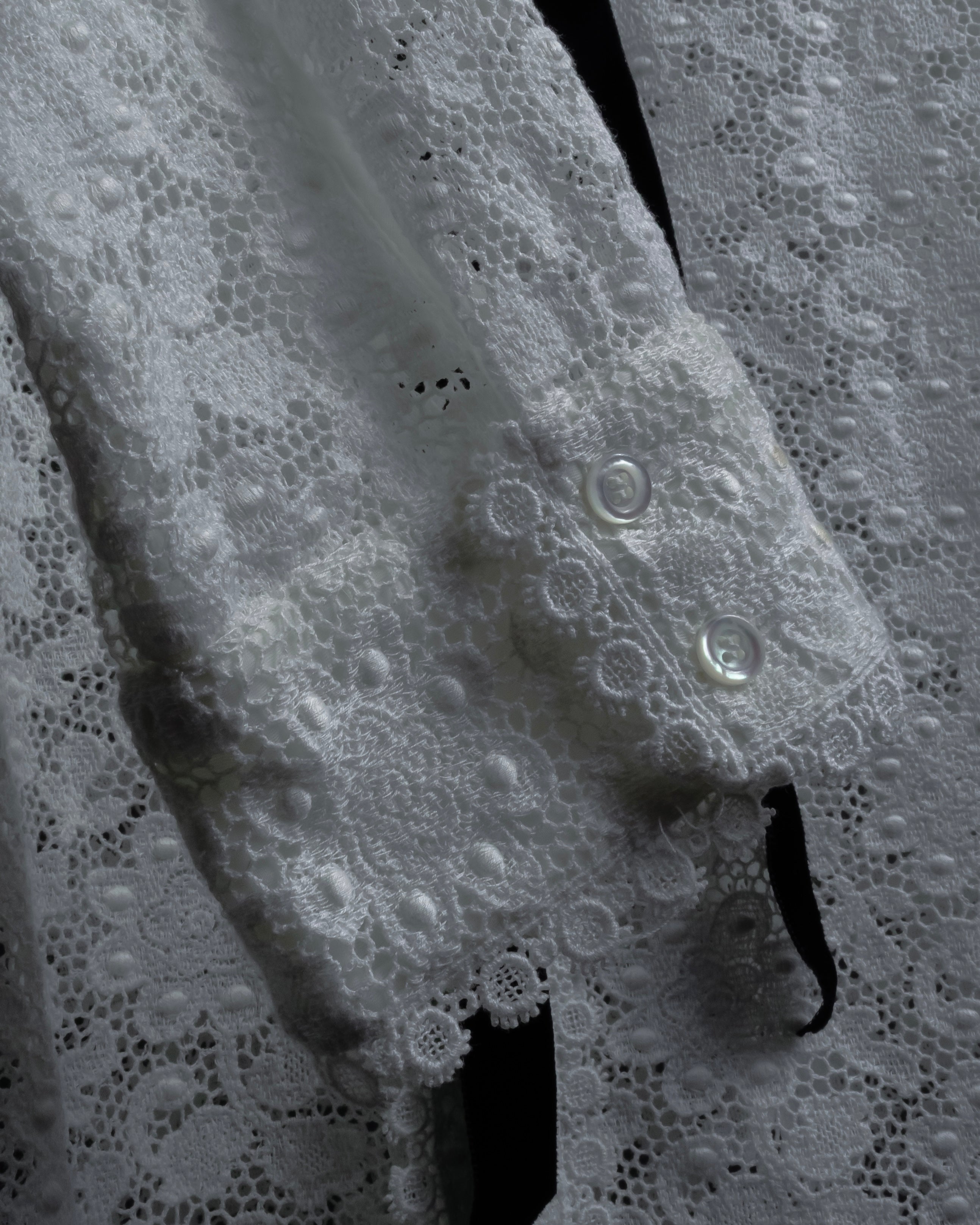 "GUCCI" Michele period floral lace design bow tie shirt