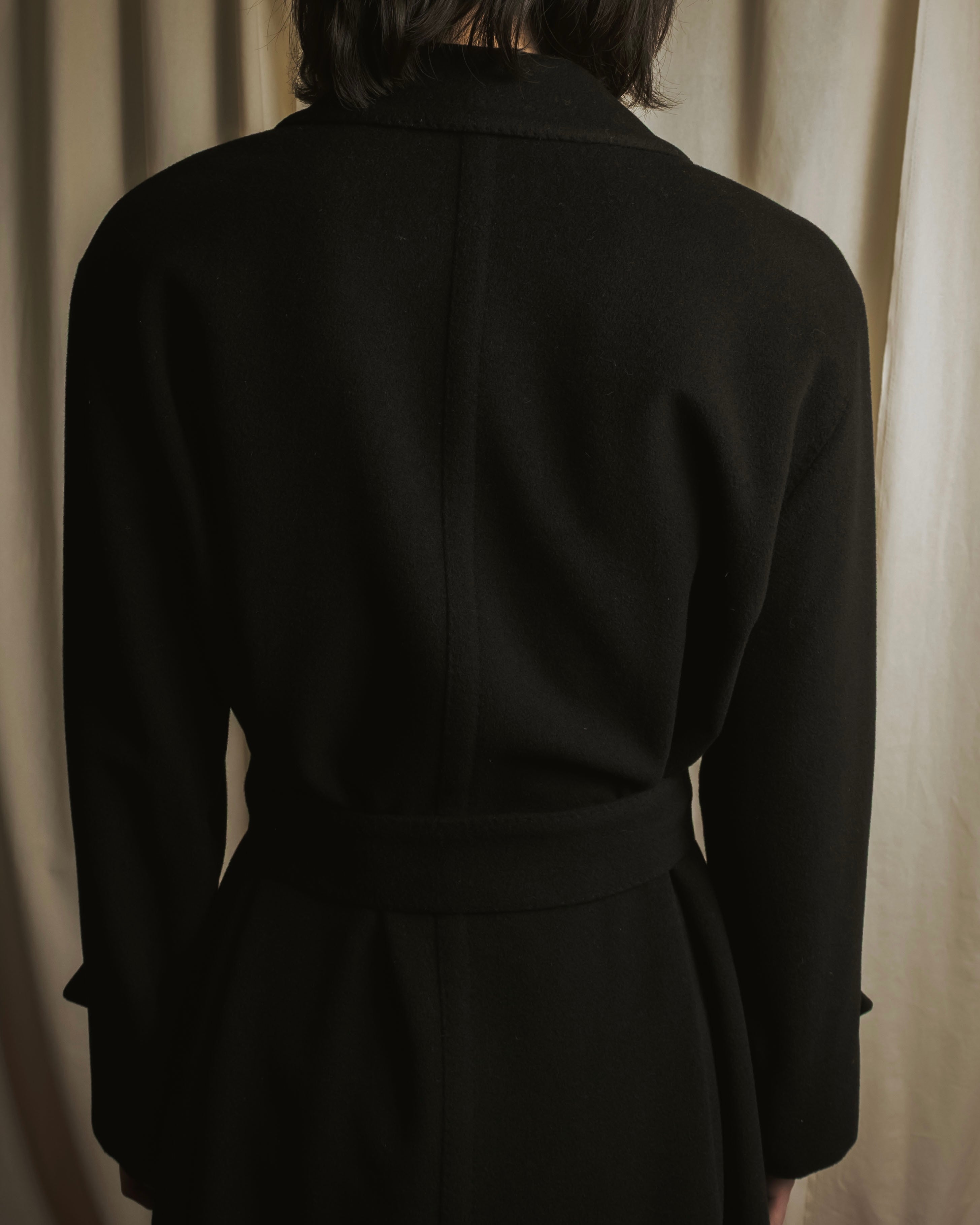 Abrigo envolvente con cinturón de los años 90 de Christian Dior