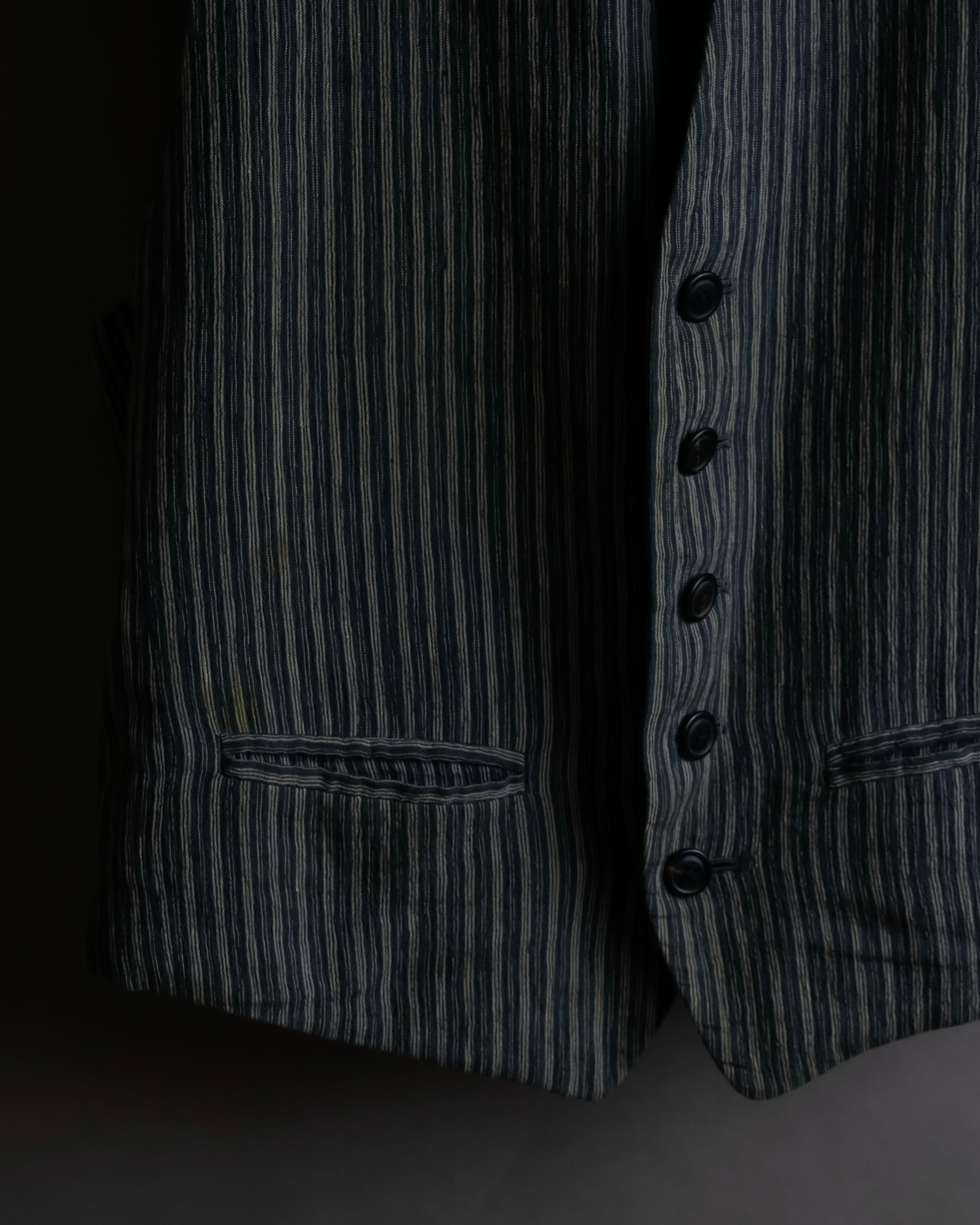 "ISSEY MIYAKE MEN" Random stripe pattern V-neck vest