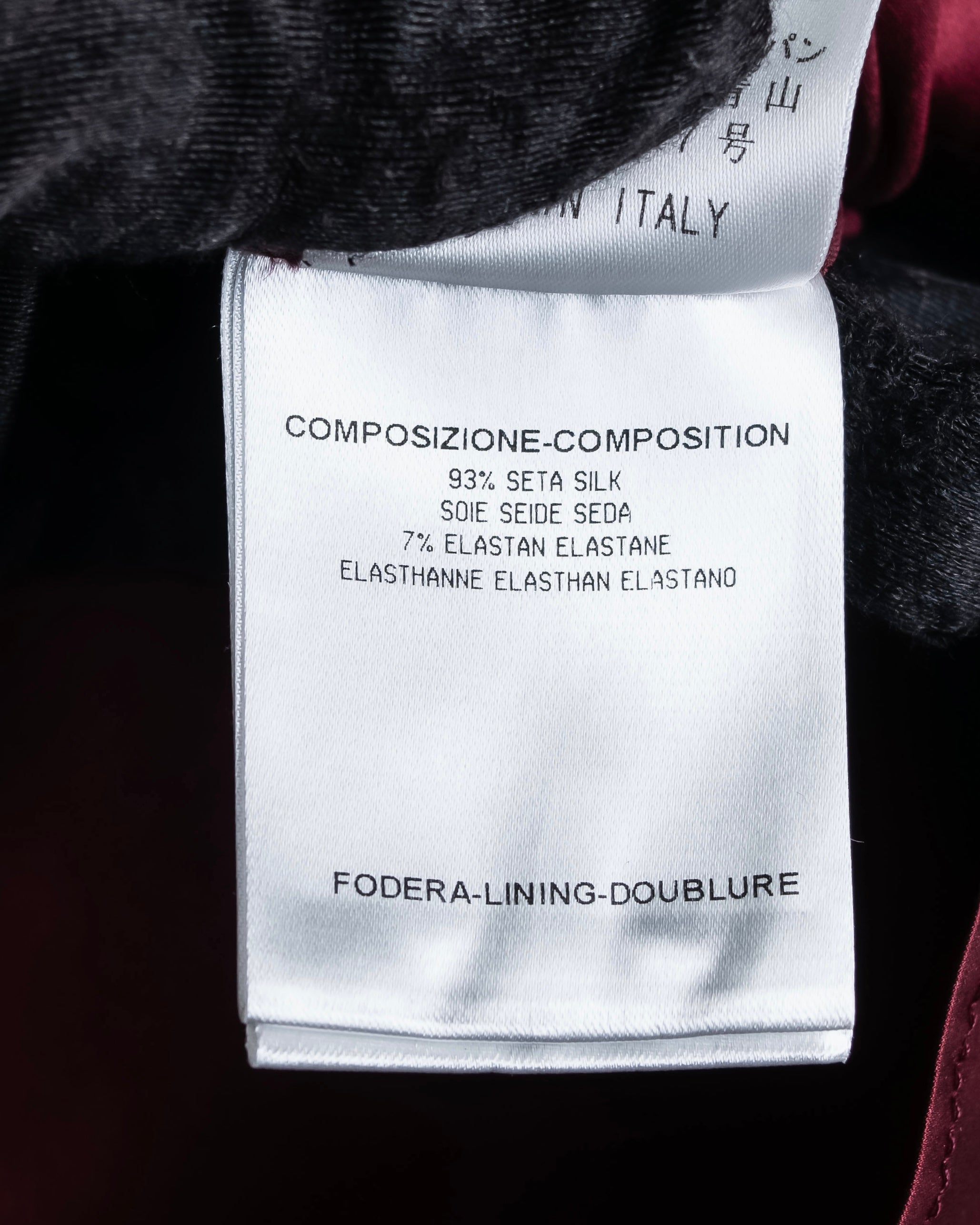 "GUCCI" Beautiful burgundy color silk bowtie shirt