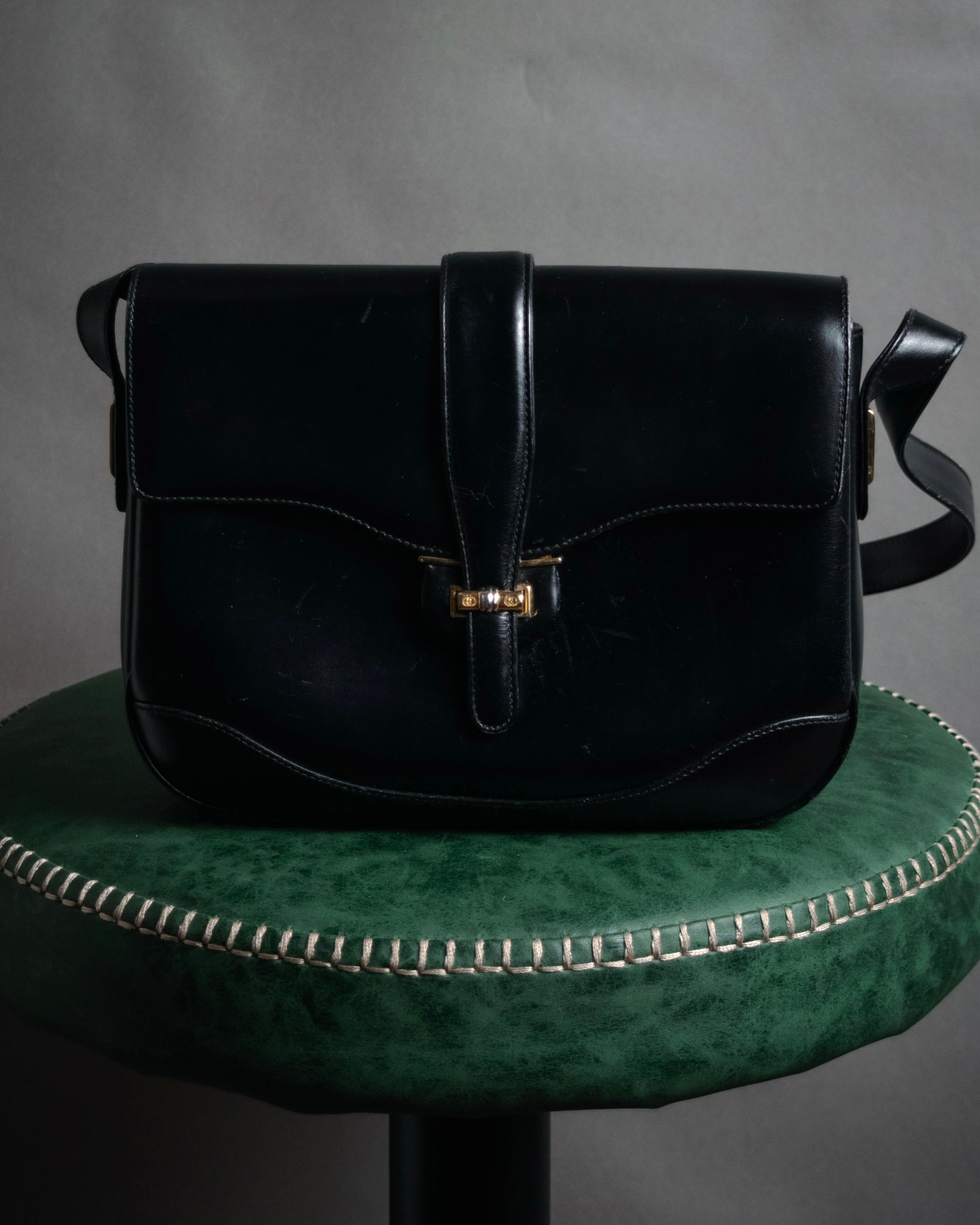 “GUCCI” 80’s box calf interlocking G shoulder bag