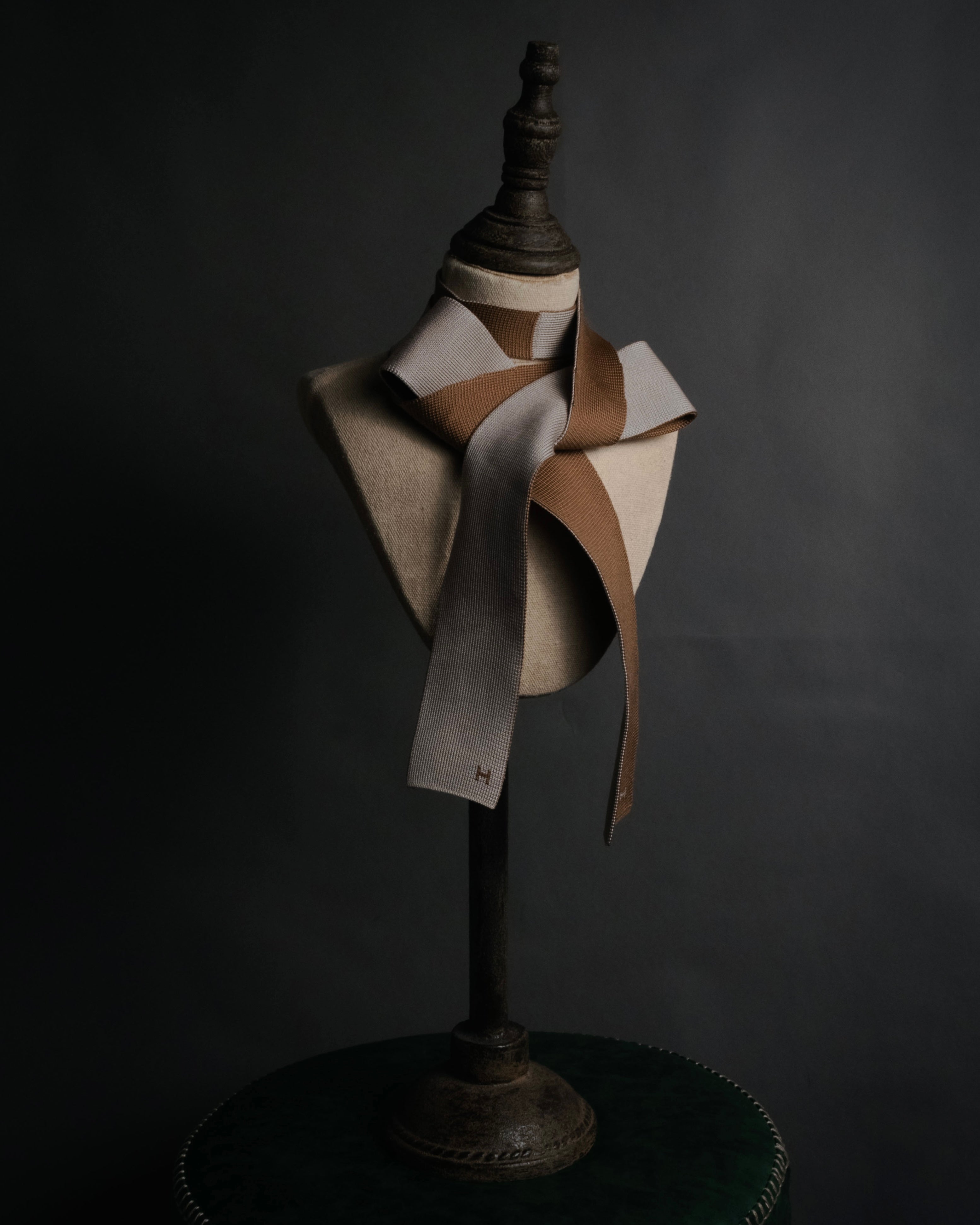 “HERMES” 10’s-20’s Bicolor silk knit tie