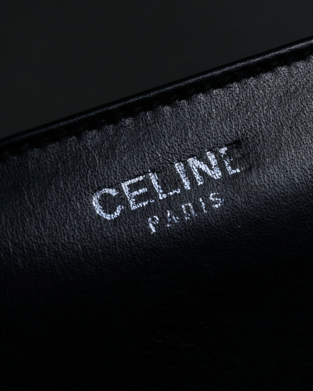 -MOOD Christmas Collection-
"CELINE" 70's Curved organic silhouette bamboo leather hand bag