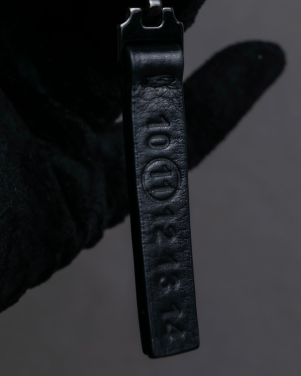 "MAISON MARGIELA" Anonymous stitch design bi-fold wallet