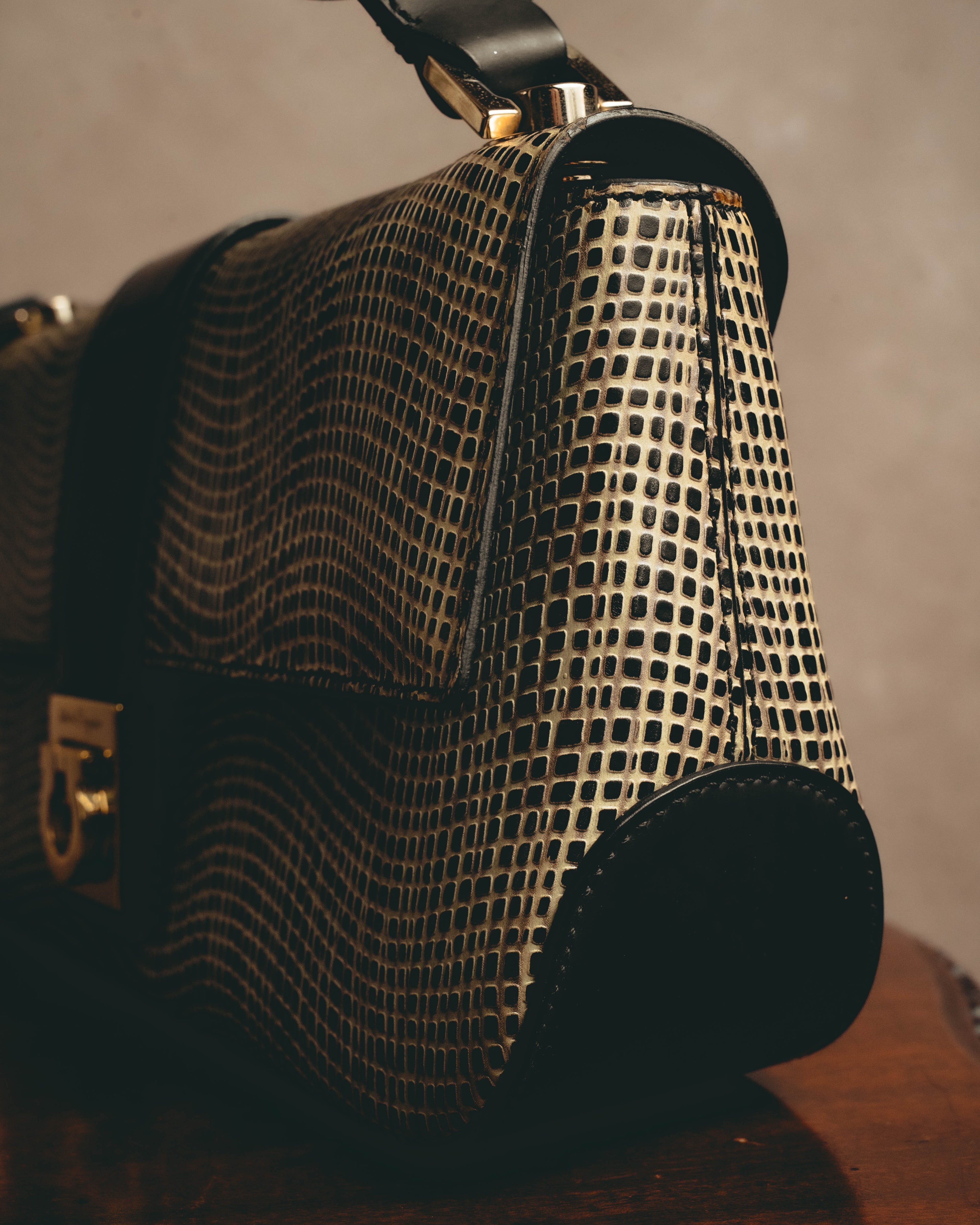 "Salvatore Ferragamo" Crocodile embossed Gancini shoulder bag