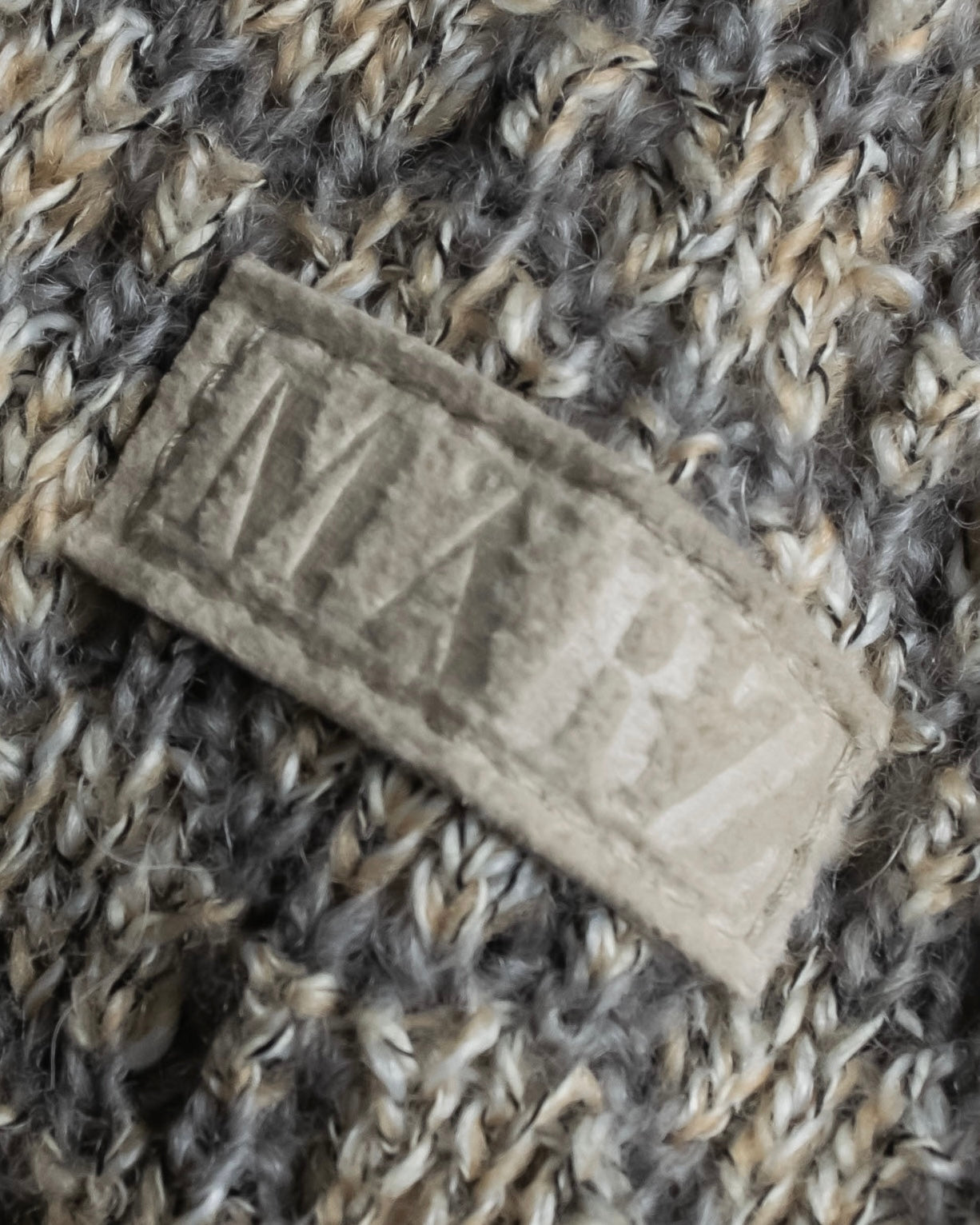 "Vintage geometric pattern V-neck knit"