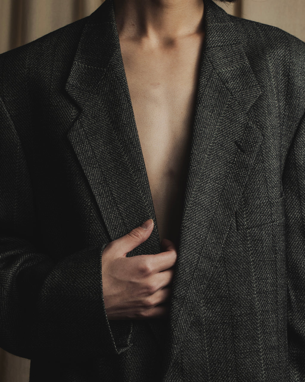 Chaqueta entallada de tweed de espina de pescado estructurado de los años 70-80 de Yves Saint Laurent