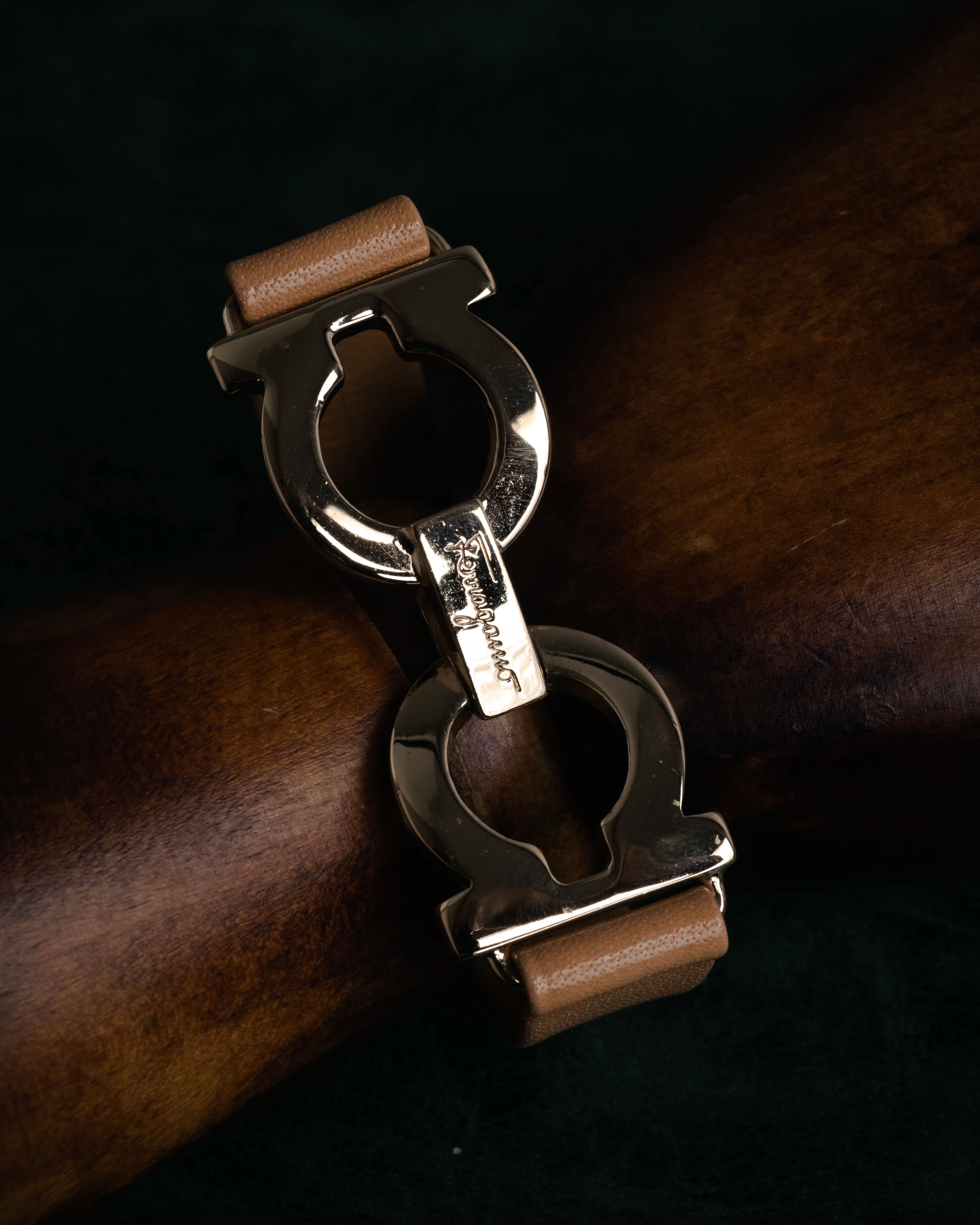 “Salvatore Ferragamo” 2000’s Gancini leather bracelet