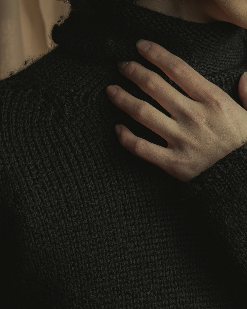 "Y’s" 17AW textured turtleneck knit sweater