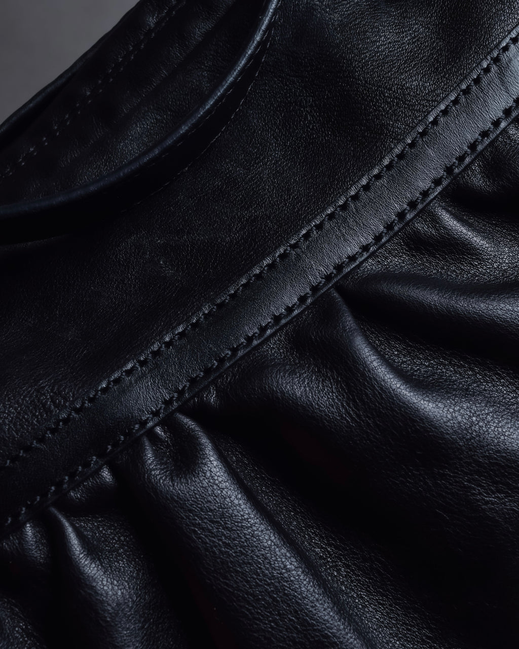 "FENDI" Gold metal gatherd design leather one-shoulder bag