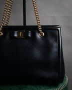 “Salvatore Ferragamo” 2010’s Vara chain leather tote bag