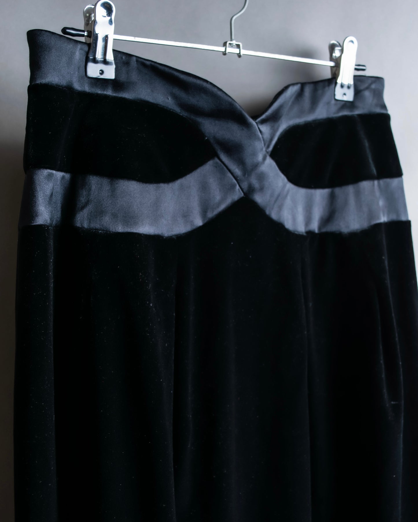 "GIORGIO ARMANI" Cross satin detail velvet straight skirt