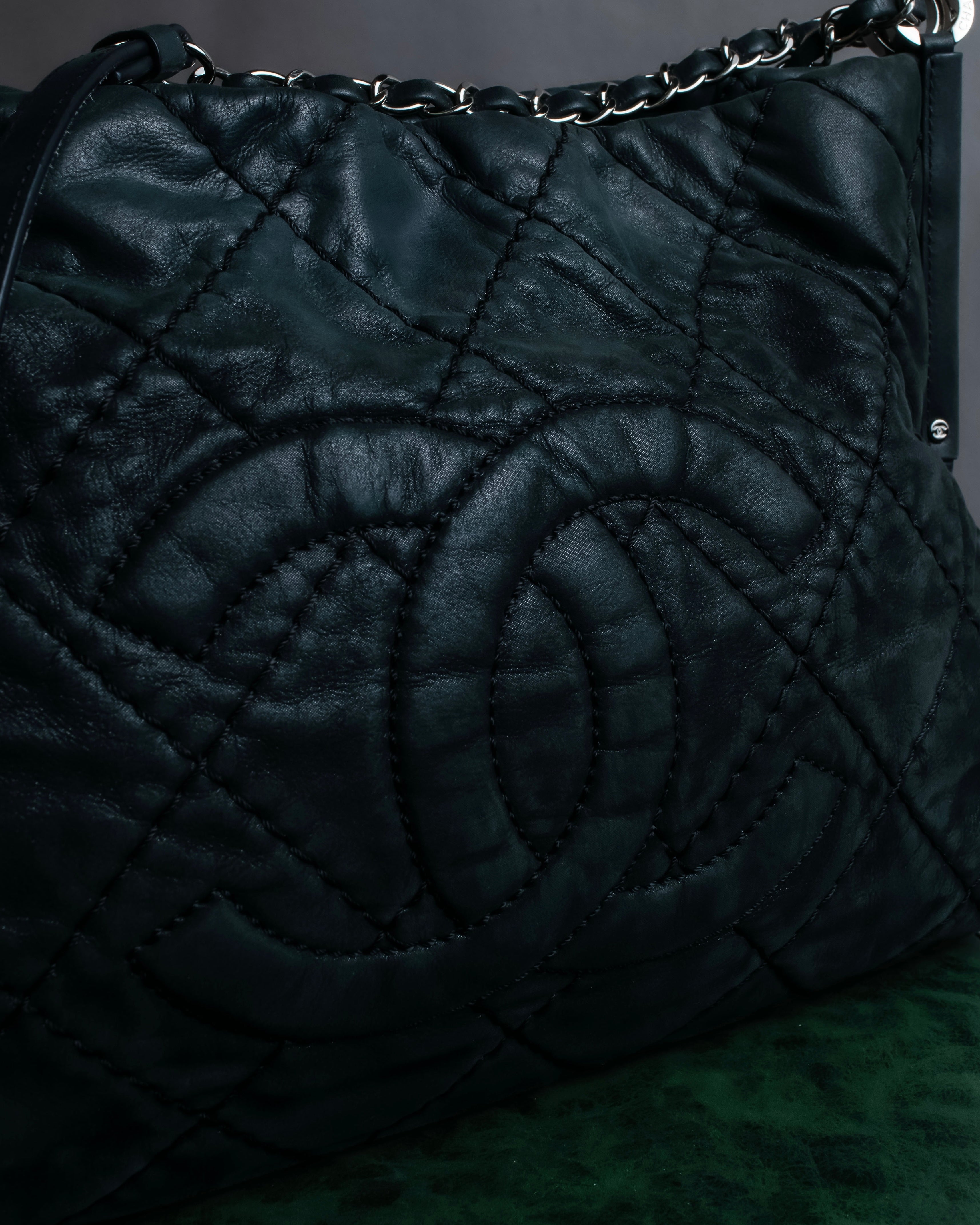 "CHANEL" Karl Lagerfeld design Matelasse chain Black shoulder bag