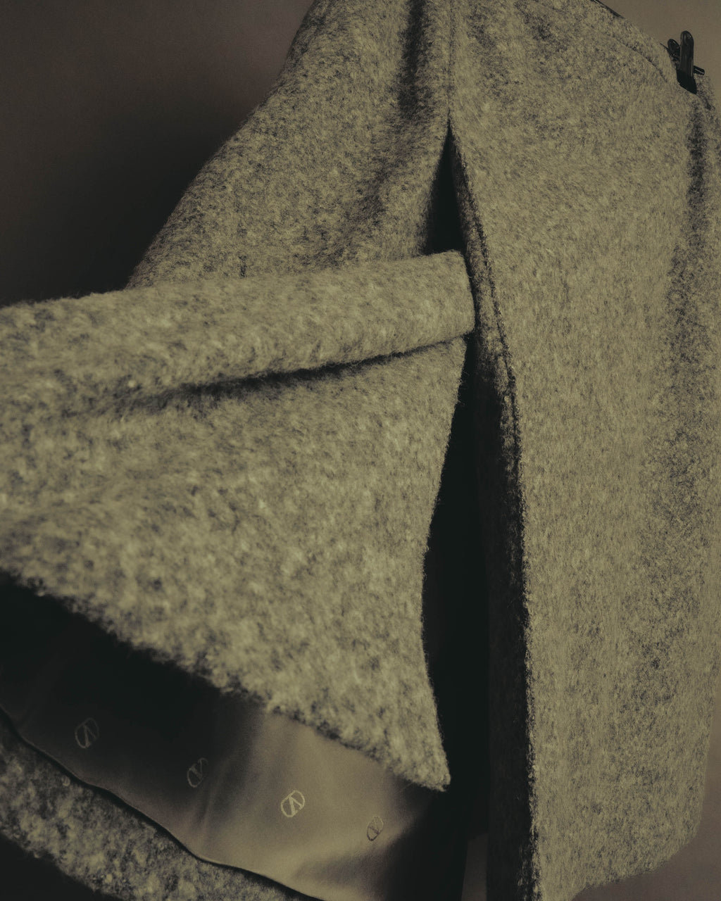 "VALENTINO BOUTIQUE" 80's Brushed alpaca skirt suit