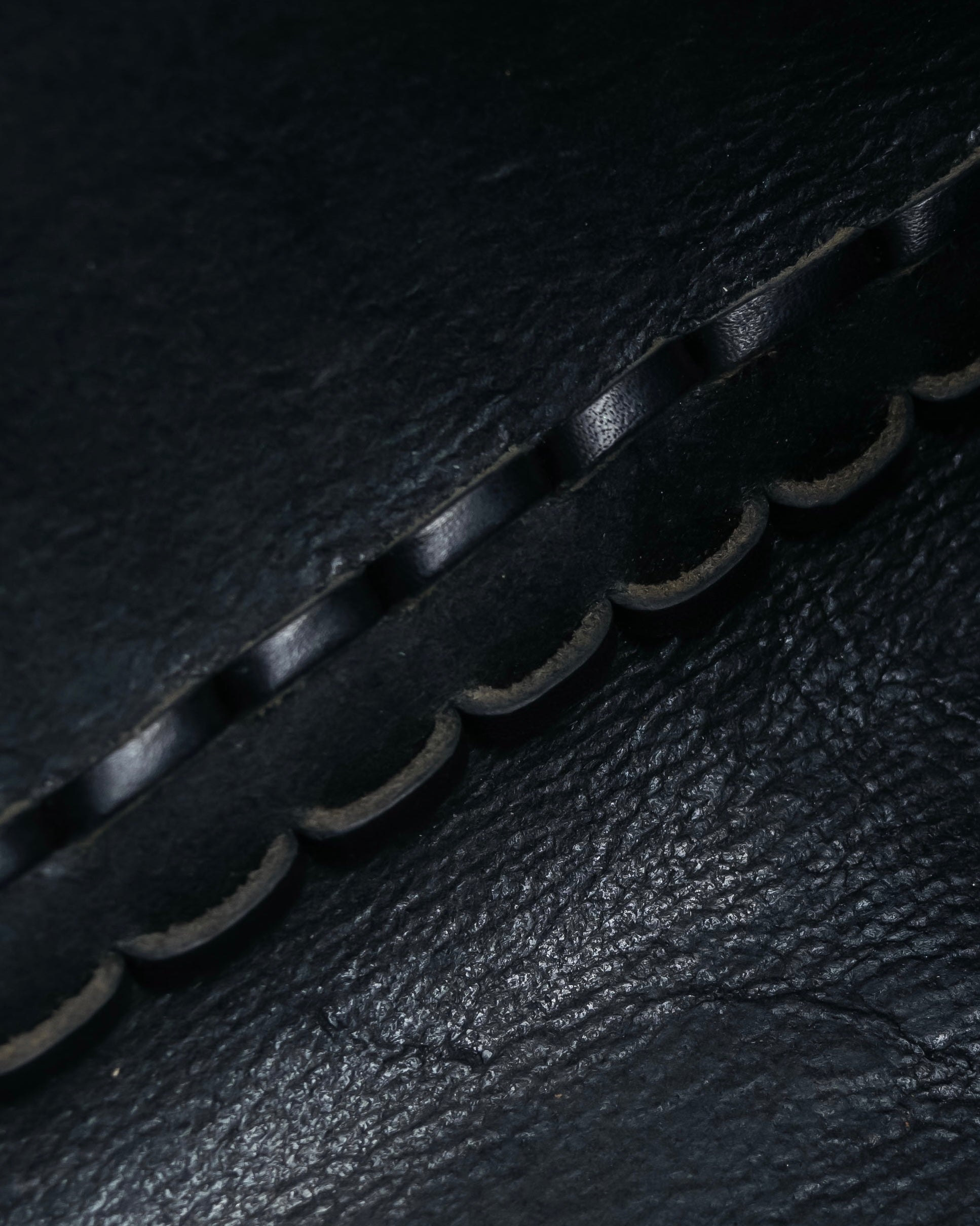 "FENDI" Hand stitched design leather hand bag