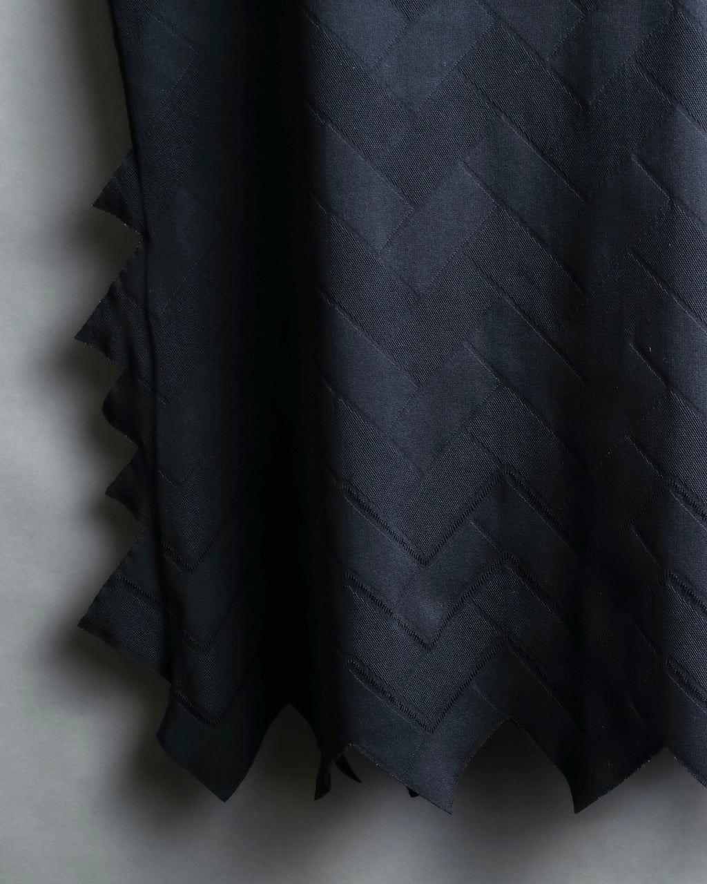 "PLEATS PLEASE ISSEY MIYAKE" 

Meander sleeveless tops