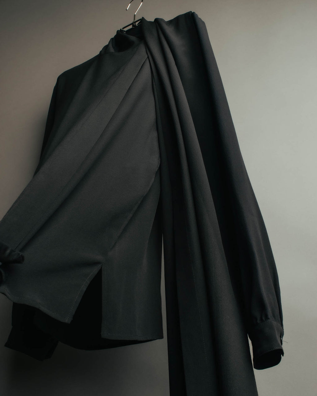 -SPECIAL- "SAINT LAURENT PARIS" 10's Fluid silk scarf-neck blouse