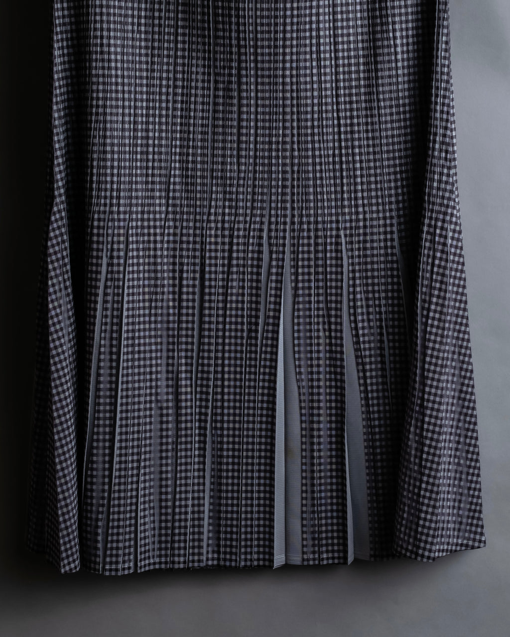 "PLEATS PLEASE ISSEY MIYAKE"
Gingham check sheer combination pleated skirt
