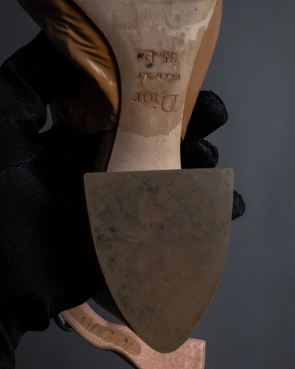 "Dior" Cutting design patent leather pointed toe pumps