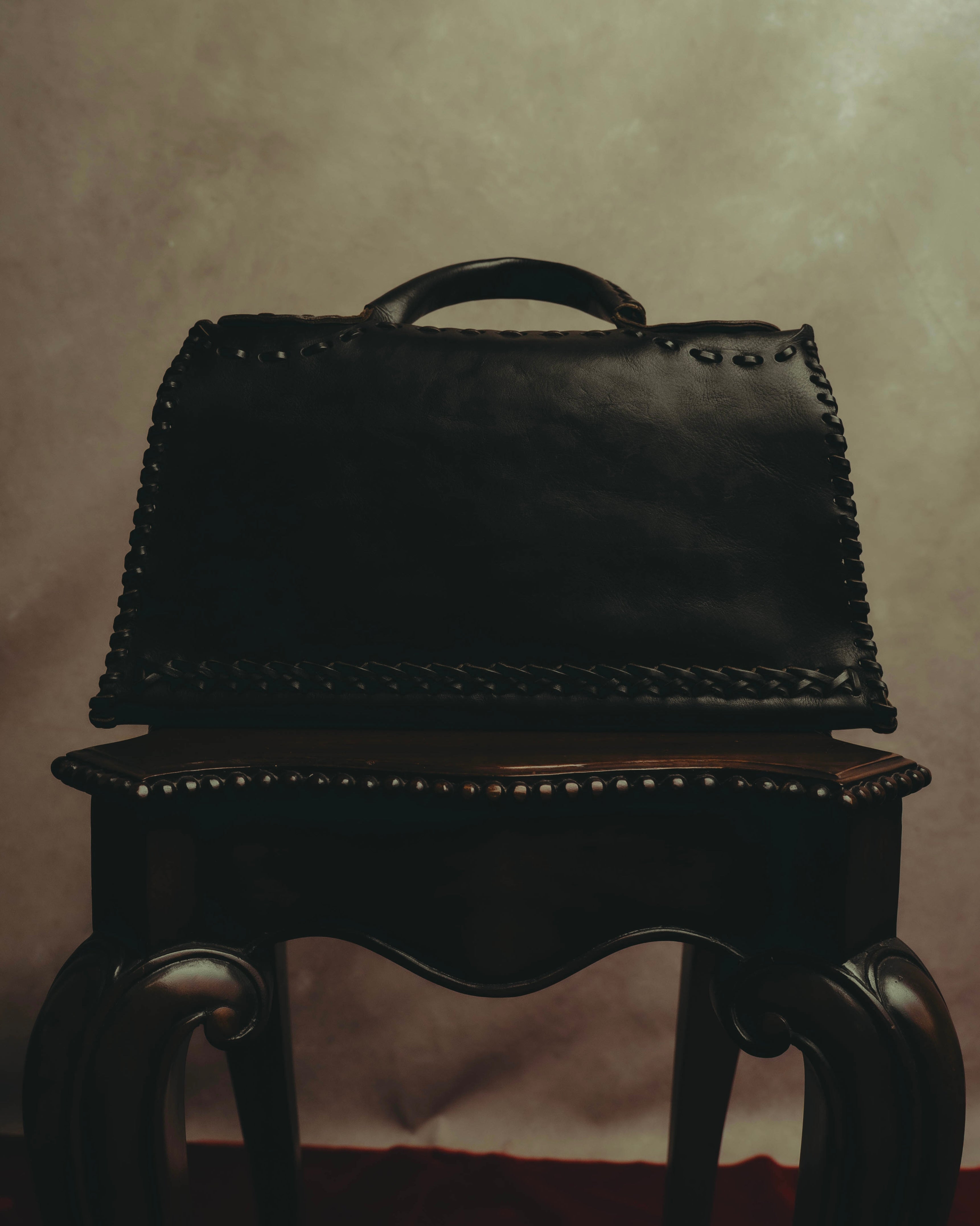 -SPECIAL- “FENDI” 80’s-90’s Coat of arms embossed whipstitched leather handbag