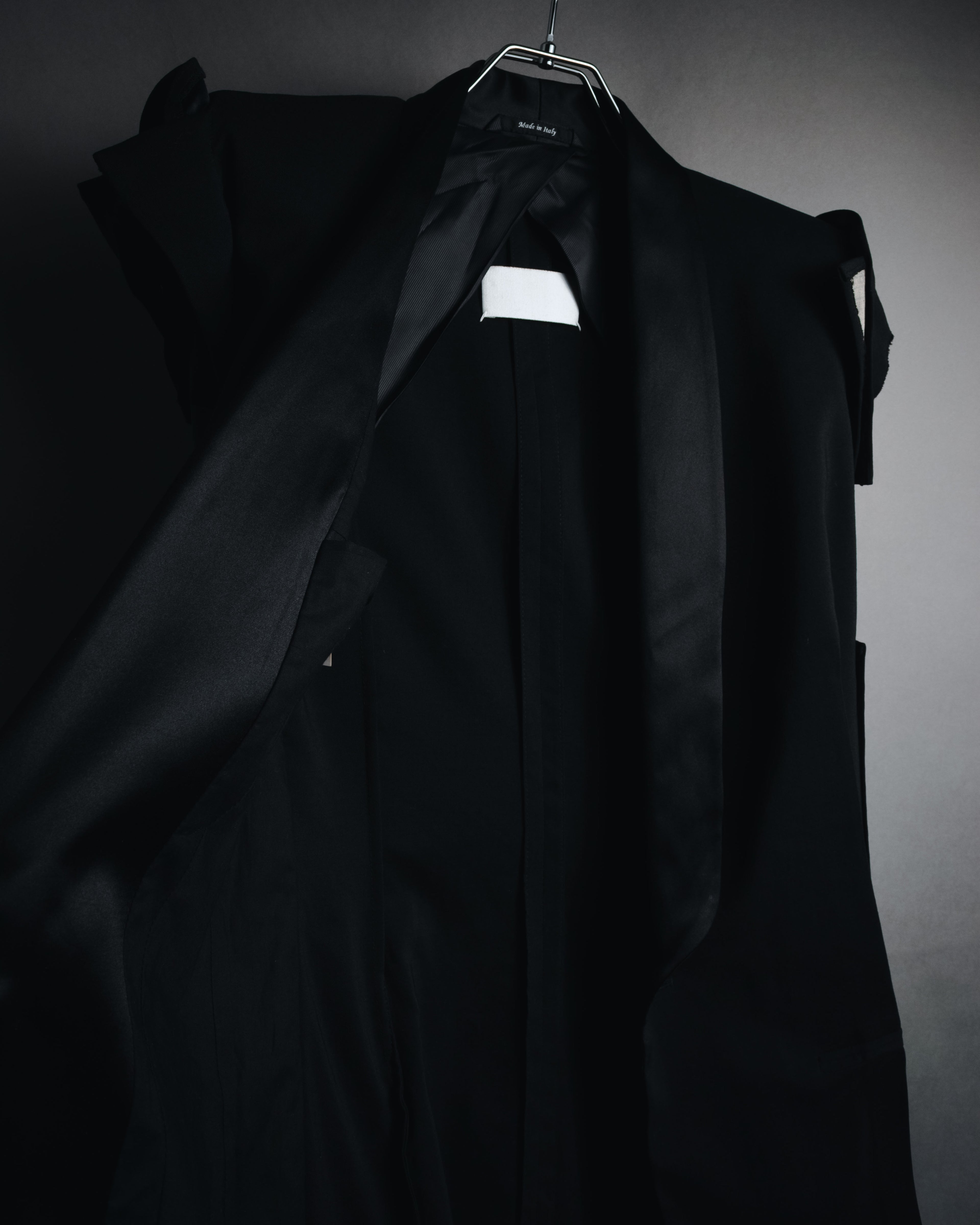 –SPECIAL– "Maison Martin Margiela"
2012SS sleeveless deconstructed tuxedo lapel jacket