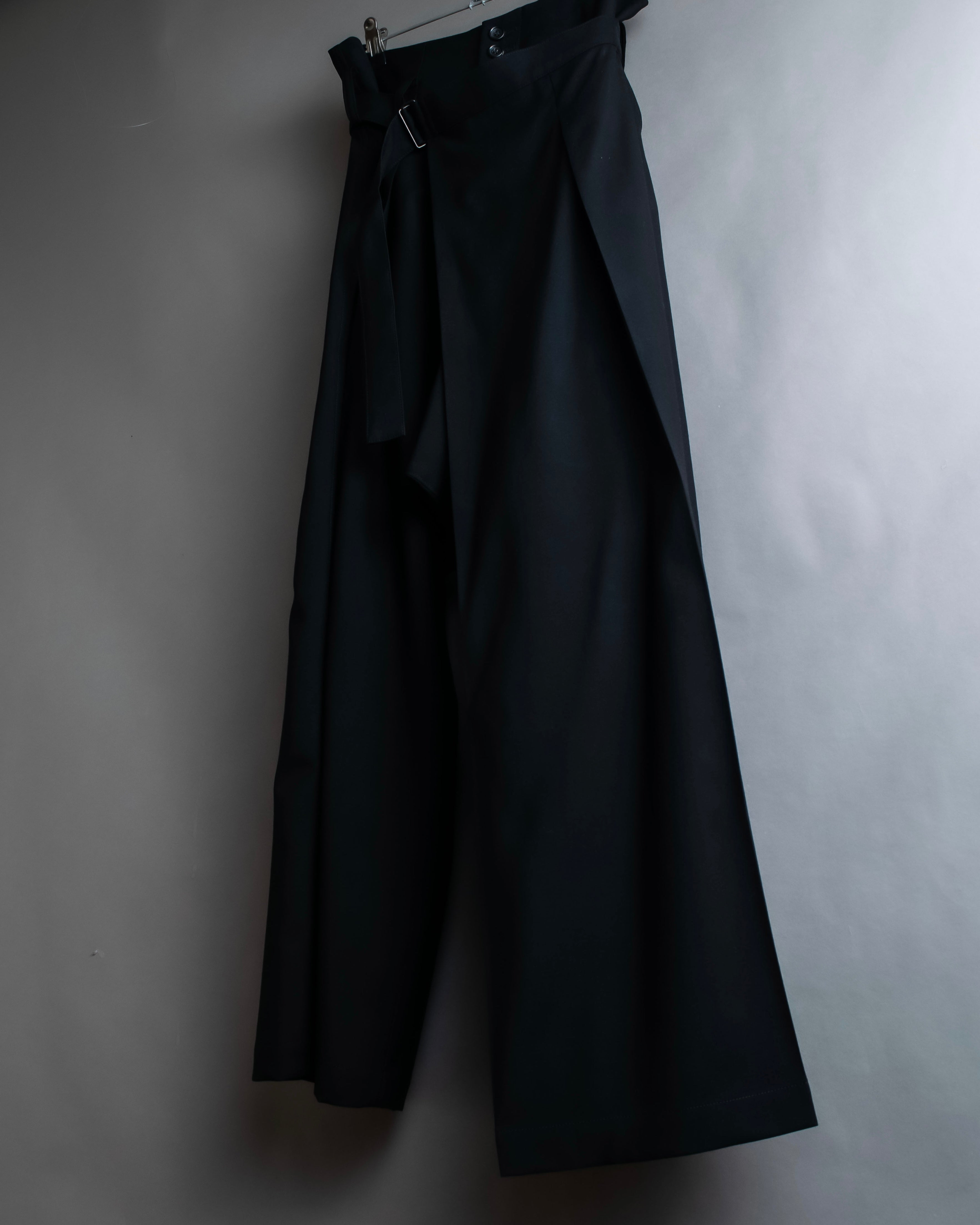 "YOHJI YAMAMOTO +NOIR" Asymmetrical slit sarouel slacks