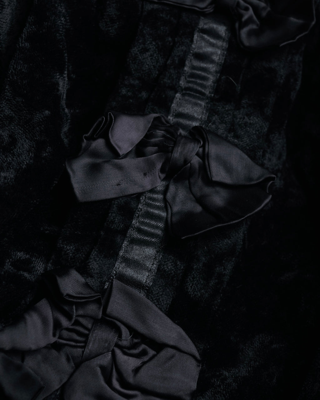 “COMME des GARÇONS” 2005 AW Velvet lace circle handle bag