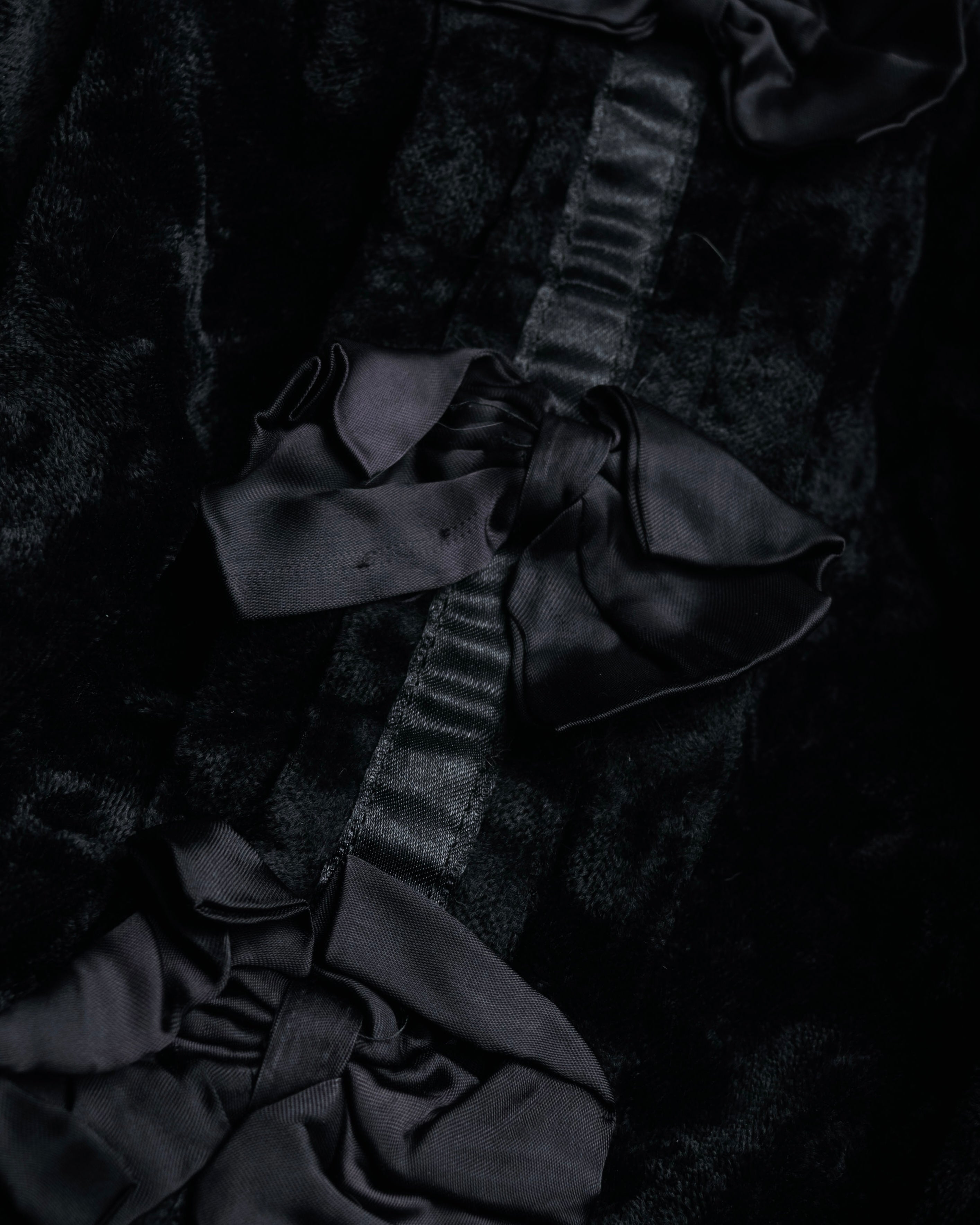 “COMME des GARÇONS” 2005 AW Velvet lace circle handle bag