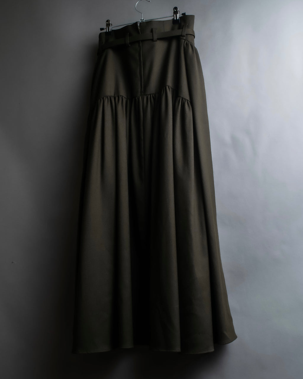 "SUPPORT SURFACE" Belted gather design flare long skirt