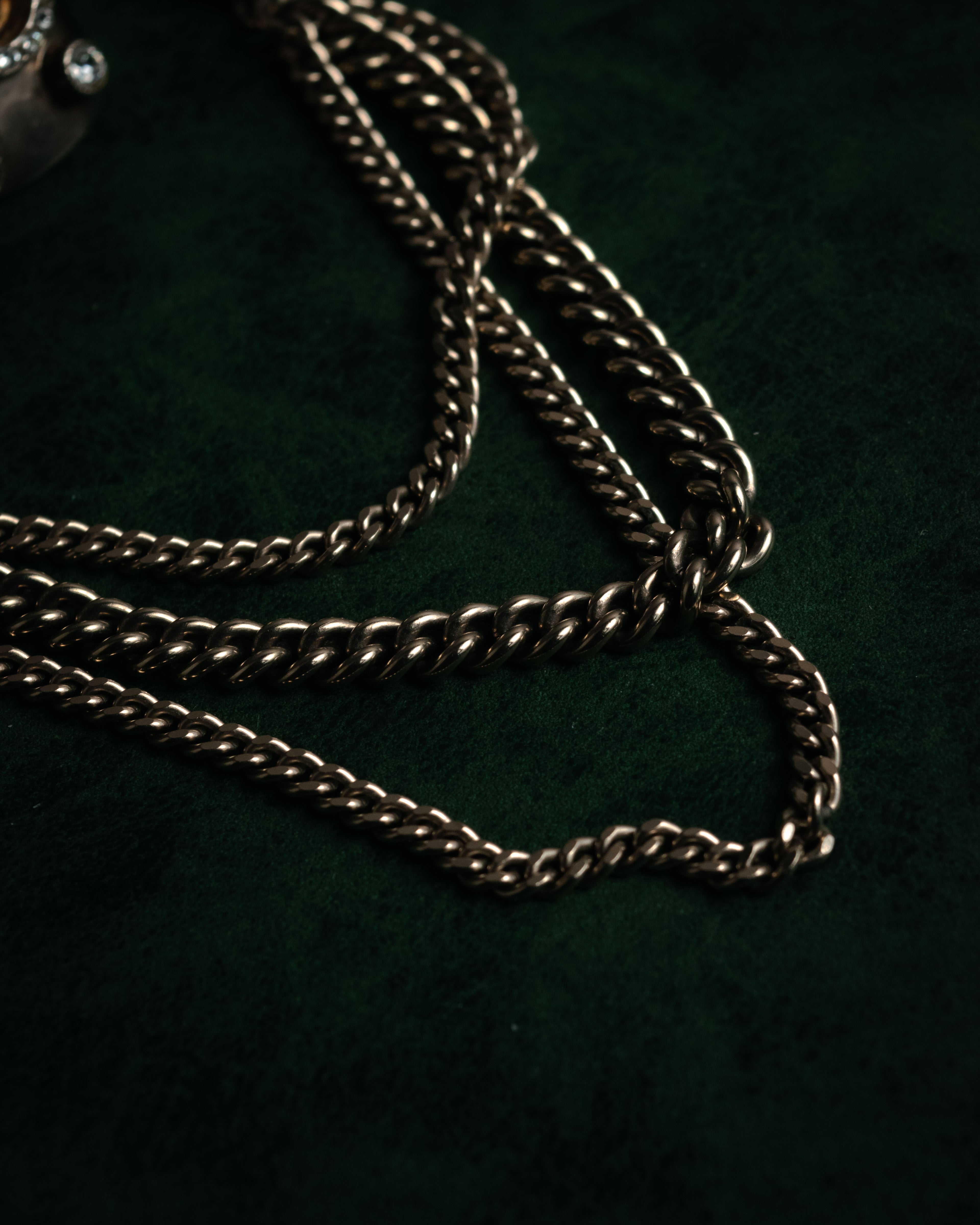 –SPECIAL– “CHANEL” 2005 Spring crystal CC chain majeste