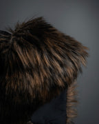 "PLEATS PLEASE ISSEY MIYAKE"
Long-haired fur neck dress