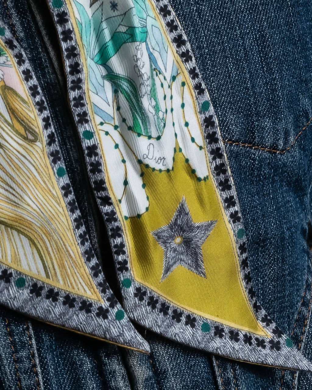 "Christian Dior" Romantic motif design silk twill Mitzah scarf