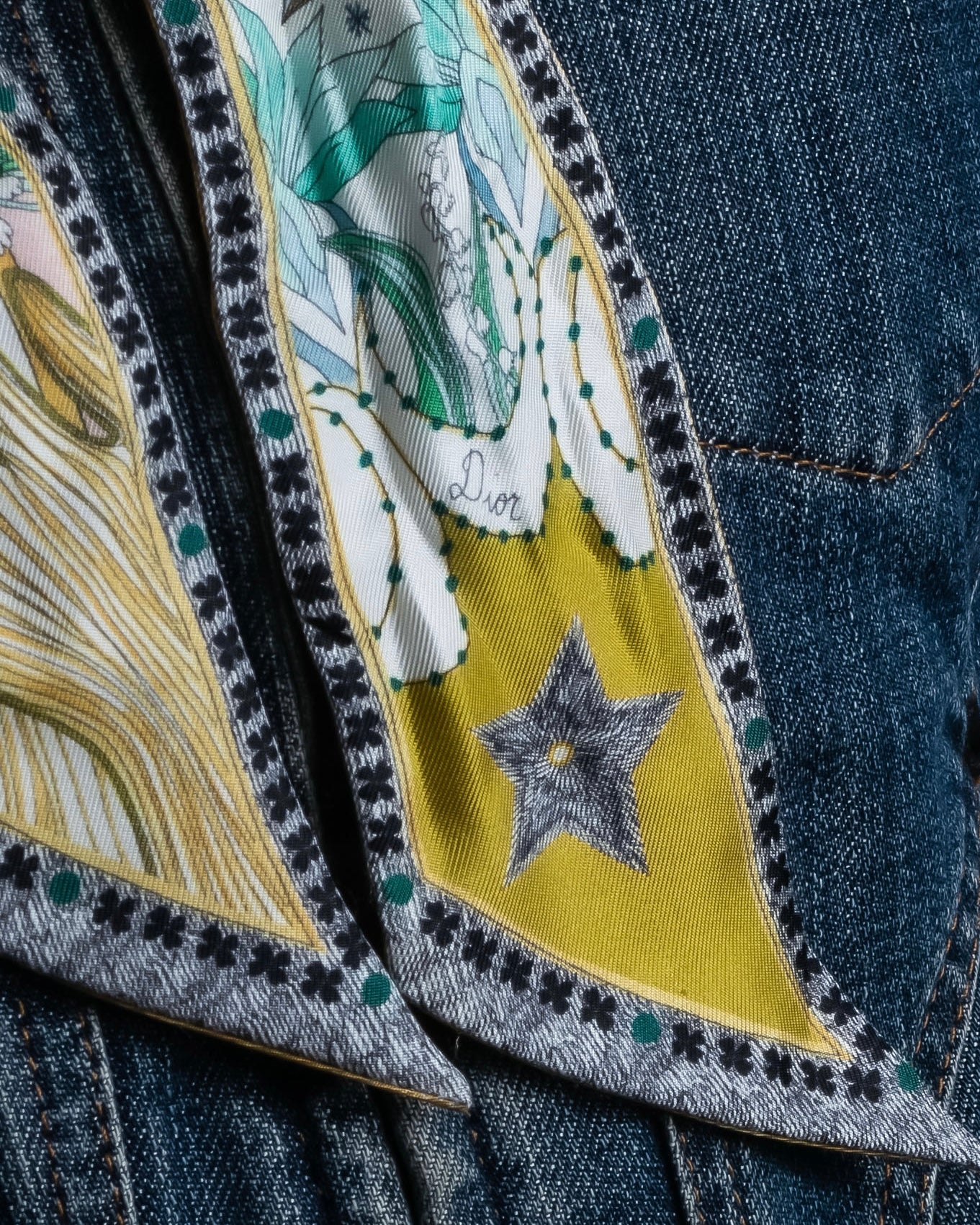 "Christian Dior" Romantic motif design silk twill Mitzah scarf