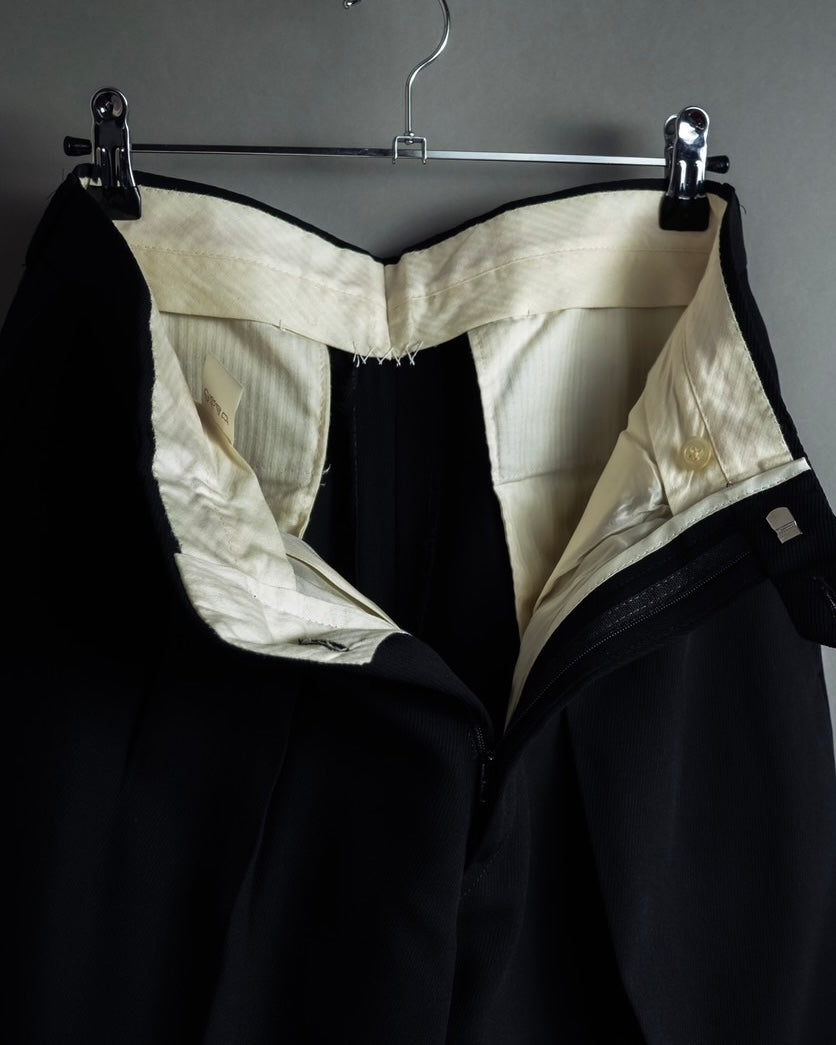 "GIORGIO ARMANI" Classically tailored relaxed set up