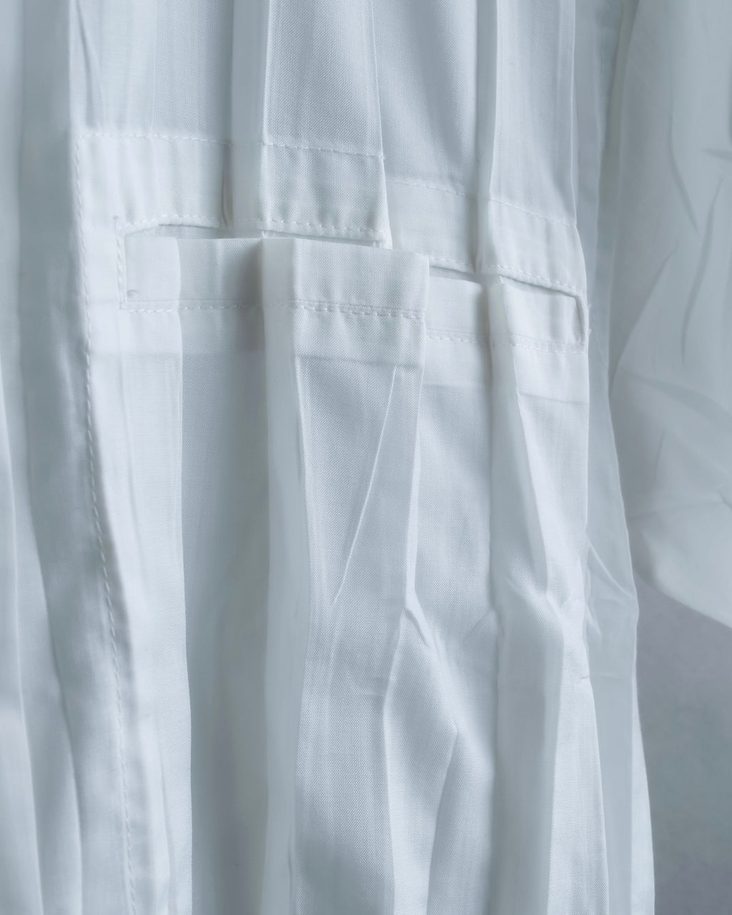 "ISSEY MIYAKE" Pleated short sleeve shirt
