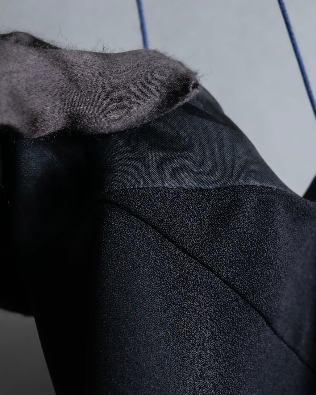 "BALENCIAGA" Piping material switching camisole