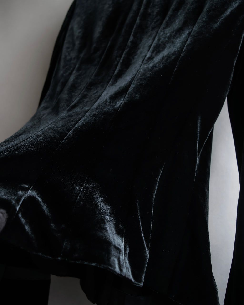 "ARMANI COLLEZIONI" Satin switched design velvet jacket