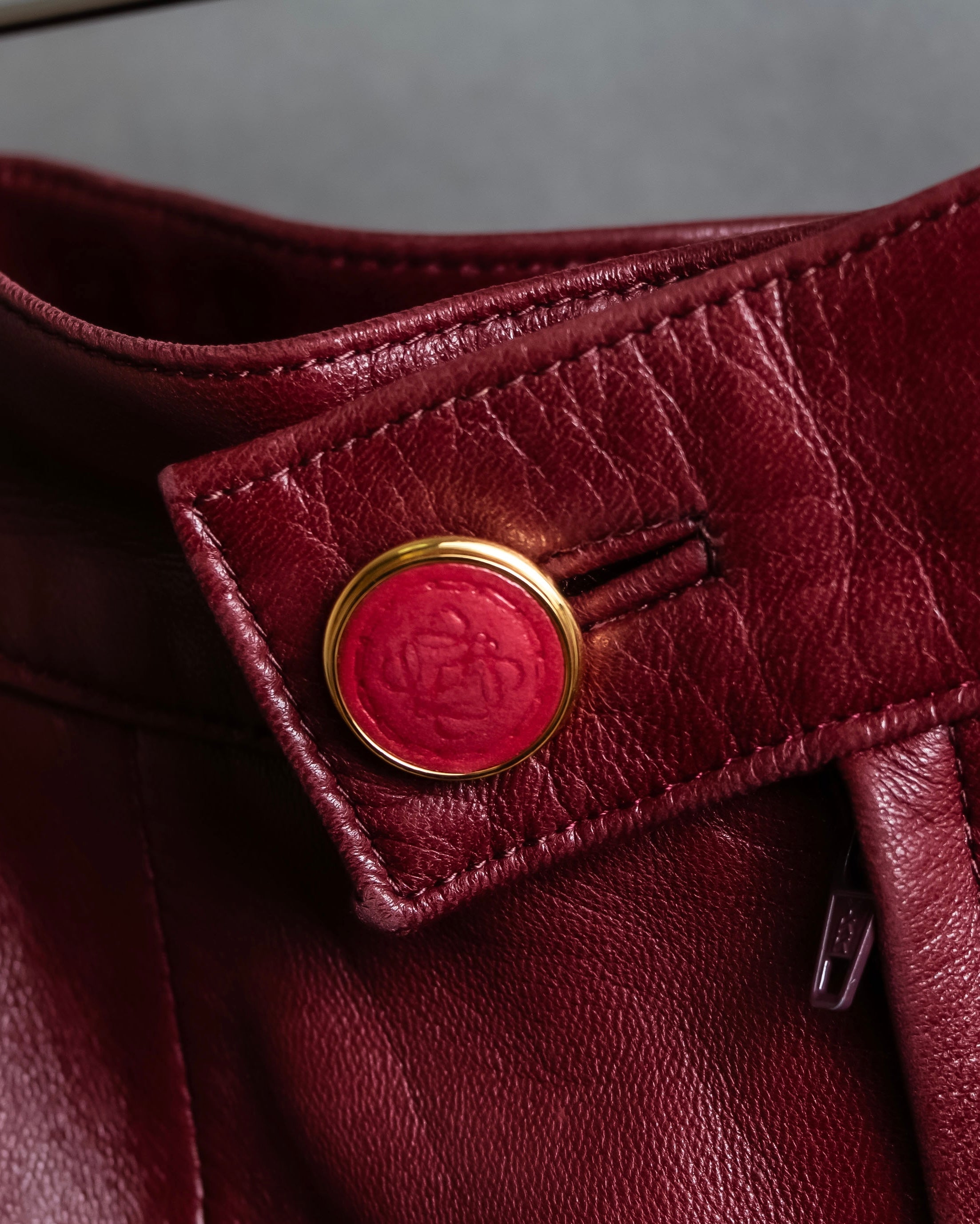 "LOEWE" Burgundy leather front button middle skirt
