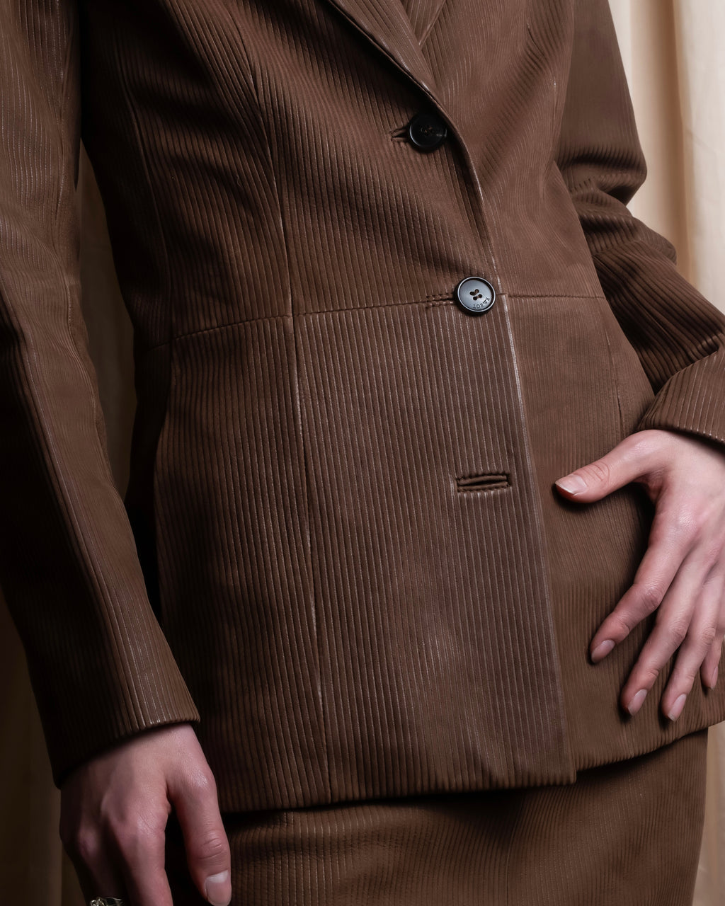 "LOEWE" Three-dimensional ribbed lamb leather set up