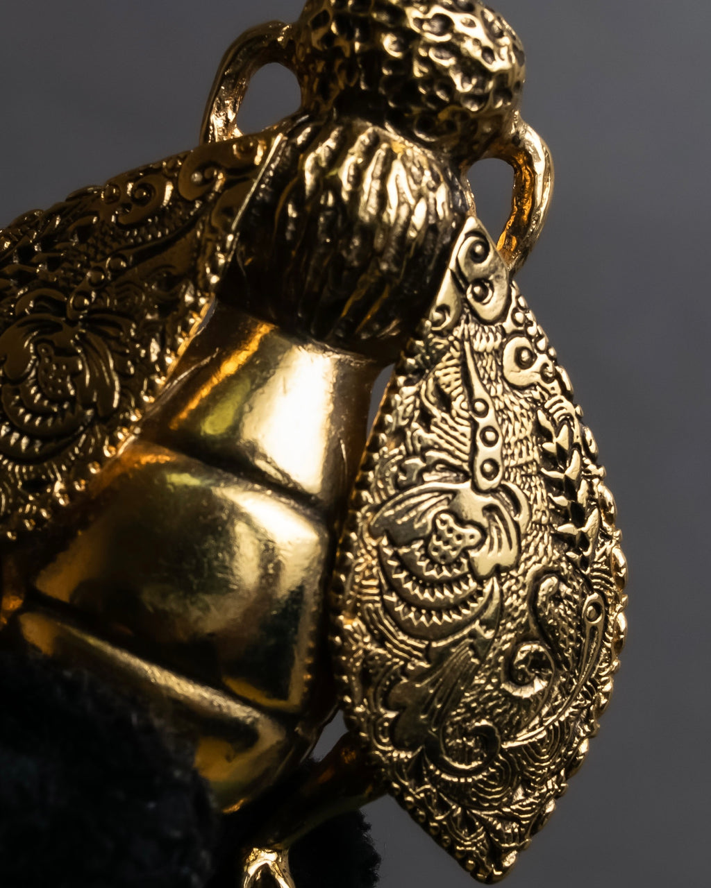 "Christian Dior" Bee motif gold brooch