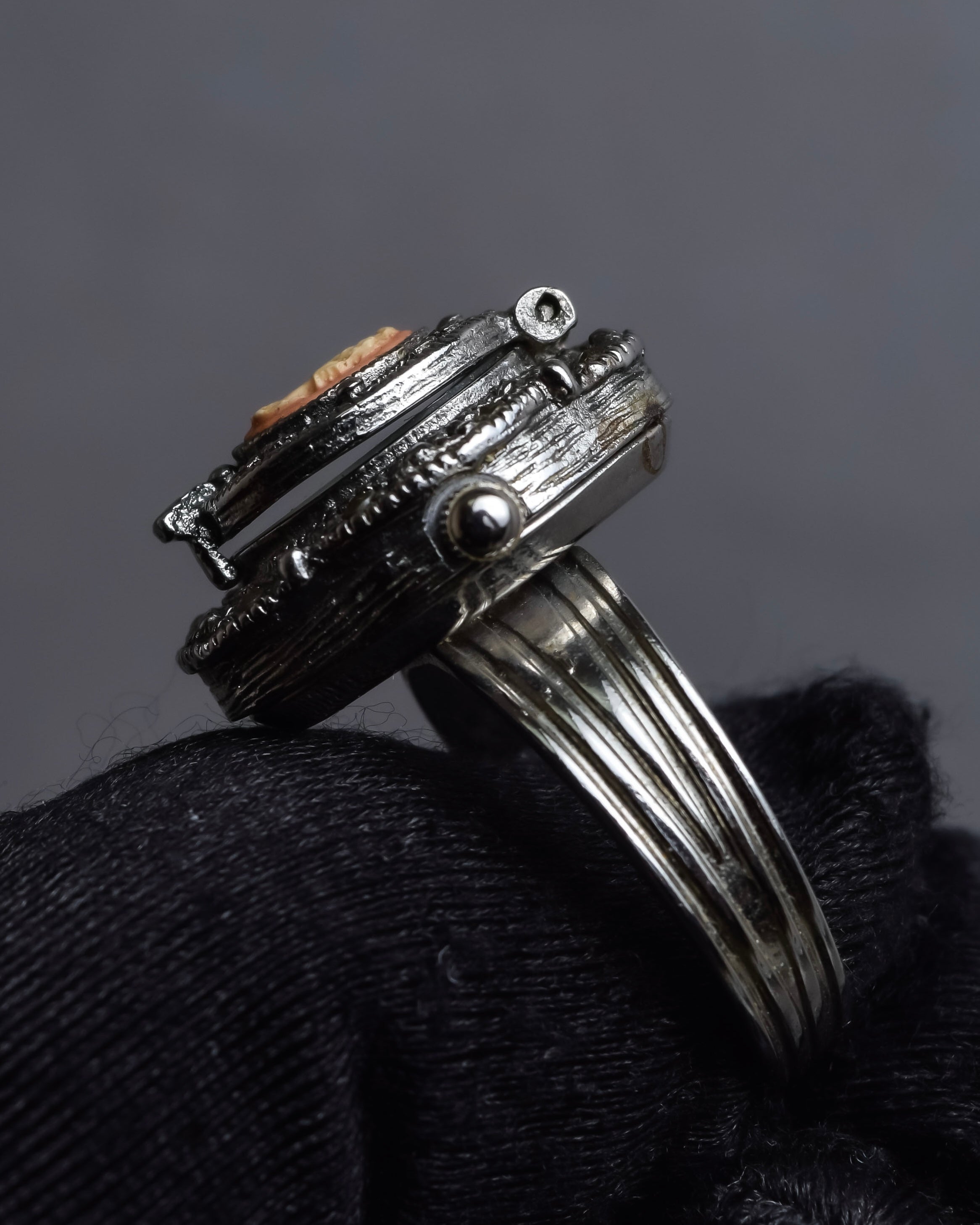 "Victorian cameo locket ring watch"