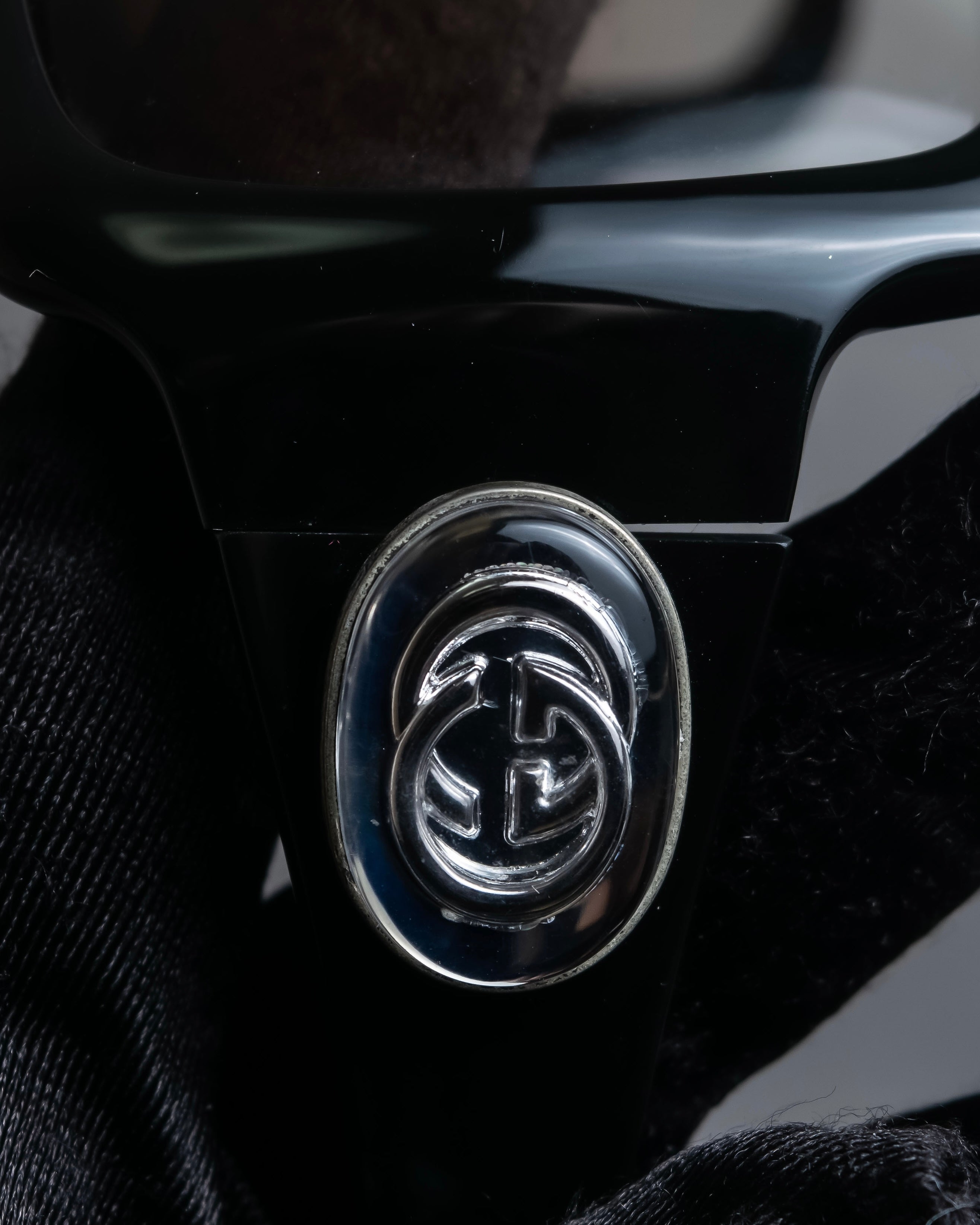 "GUCCI" Butterfly frame GG logo engraved sunglasses