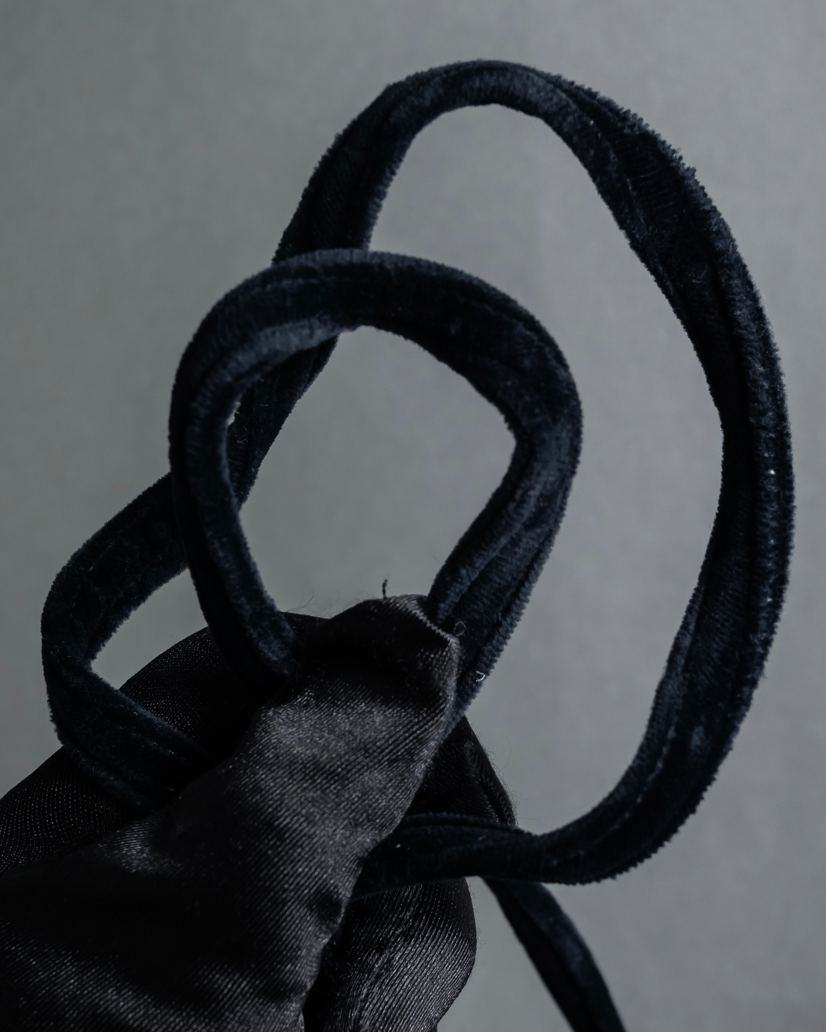 "Salvatore Ferragamo" Antique jewelry motif design velvet shoulder bag