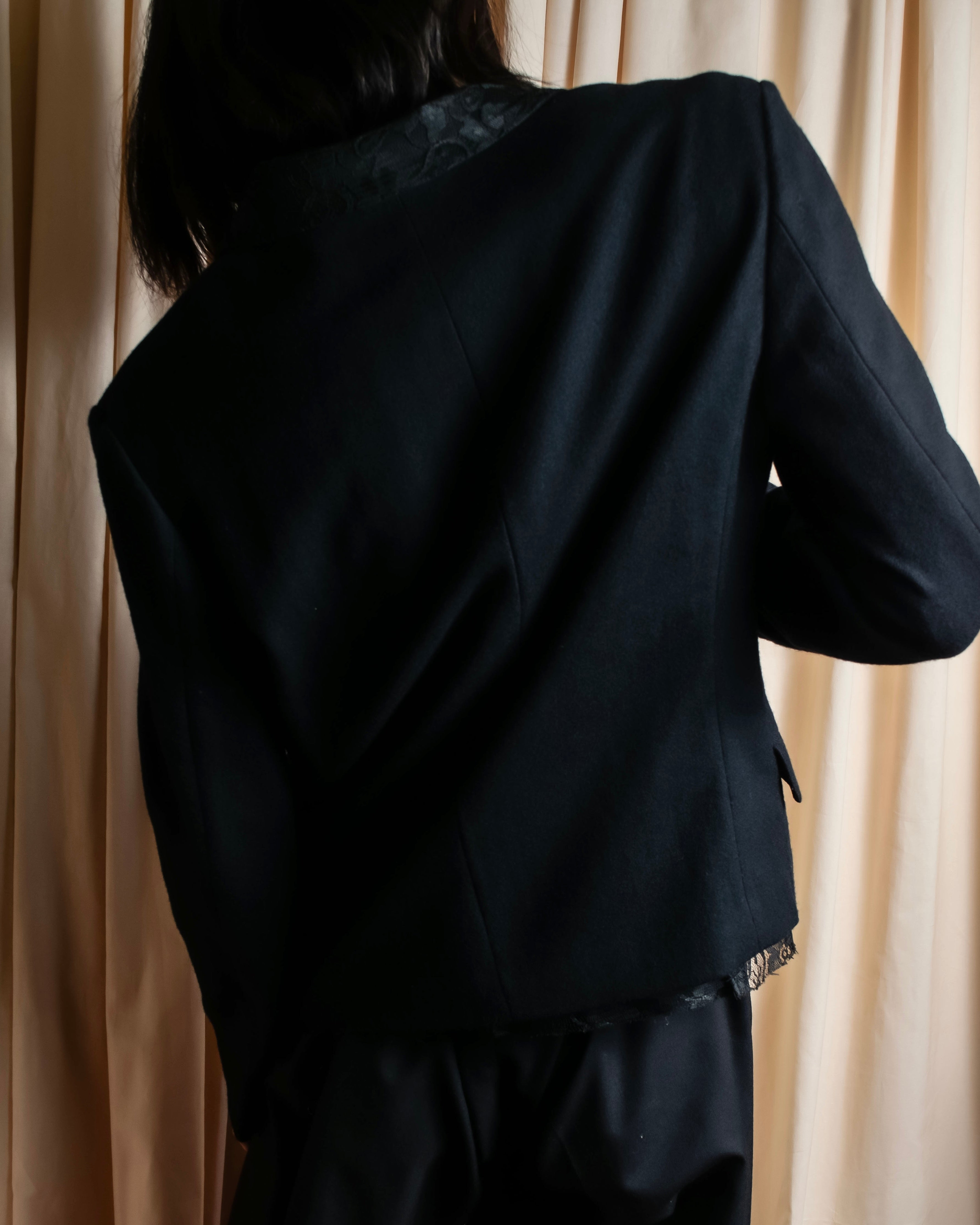 "tricot COMME des GARCONS" 
2001AW Lace-switched design tailored jacket