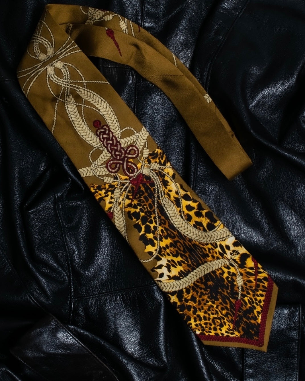 Gianfranco Ferré art pattern tie