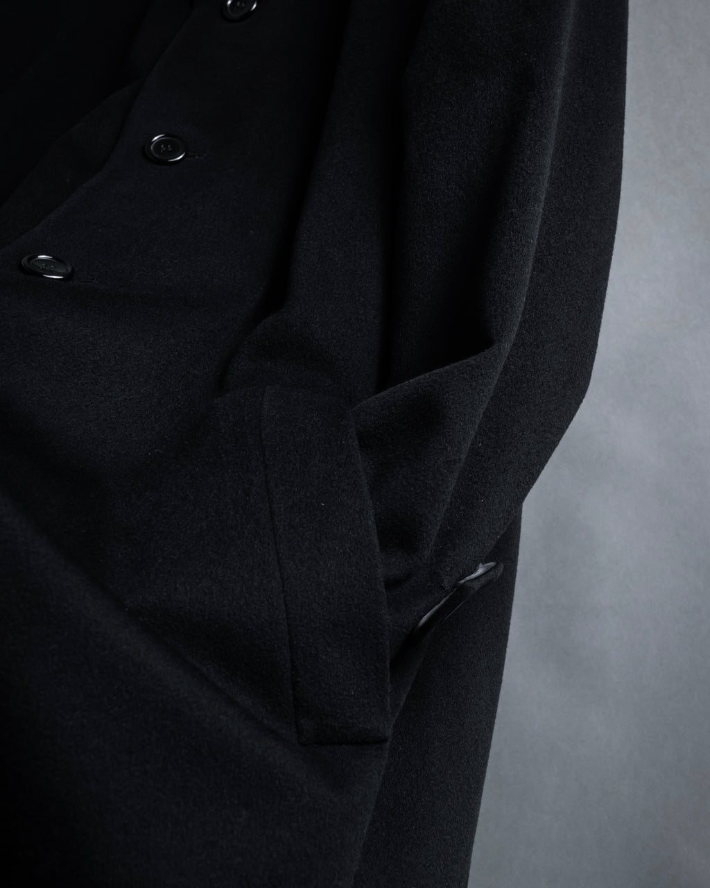 "BARBERINI" Minimalist detail 100% cashmere stand collar coat