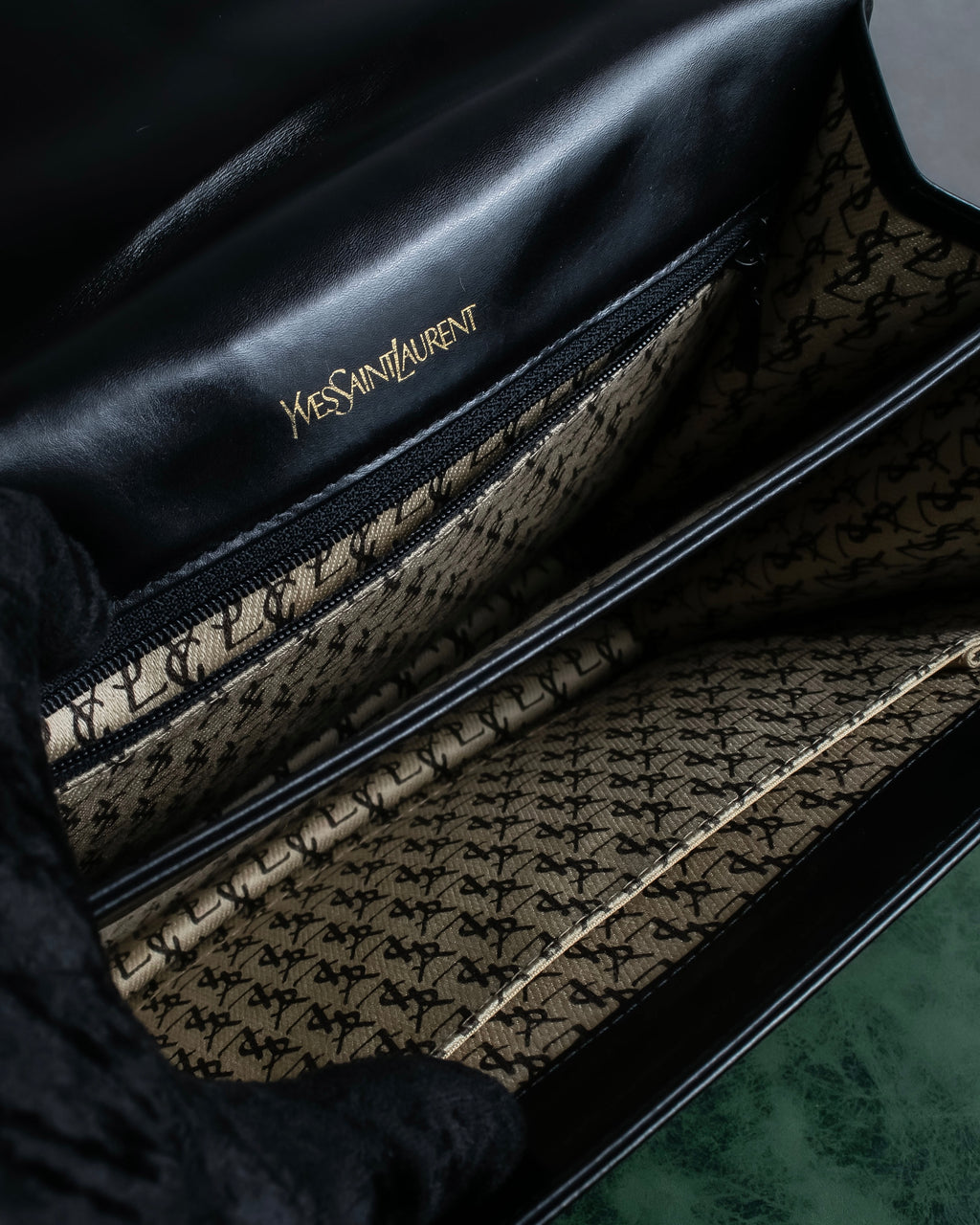 "YVES SAINT LAURENT" Crocodile embossed combination design leather bag